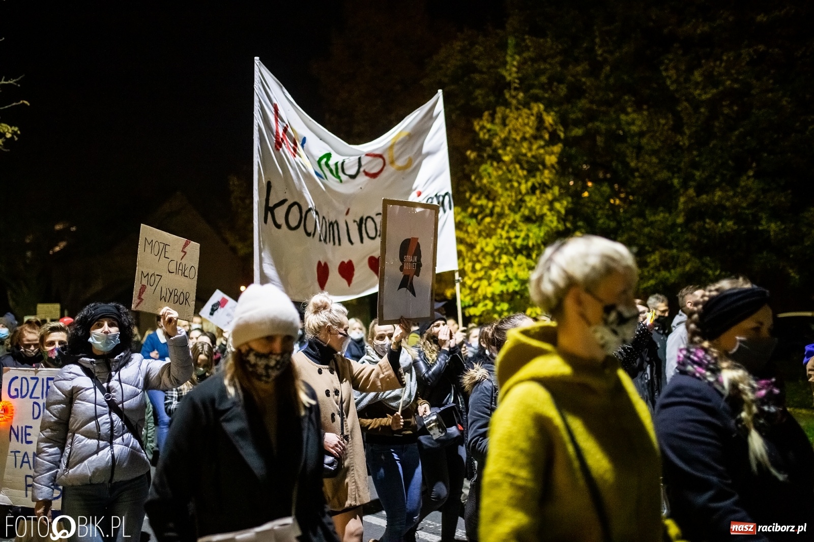 Zdjęcie w galerii na portalu naszraciborz.pl: Racibórz w onet.pl. Protest w małym mieście. Też chcemy pokazać, że się nie zgadzamy  wiadomości z regionu