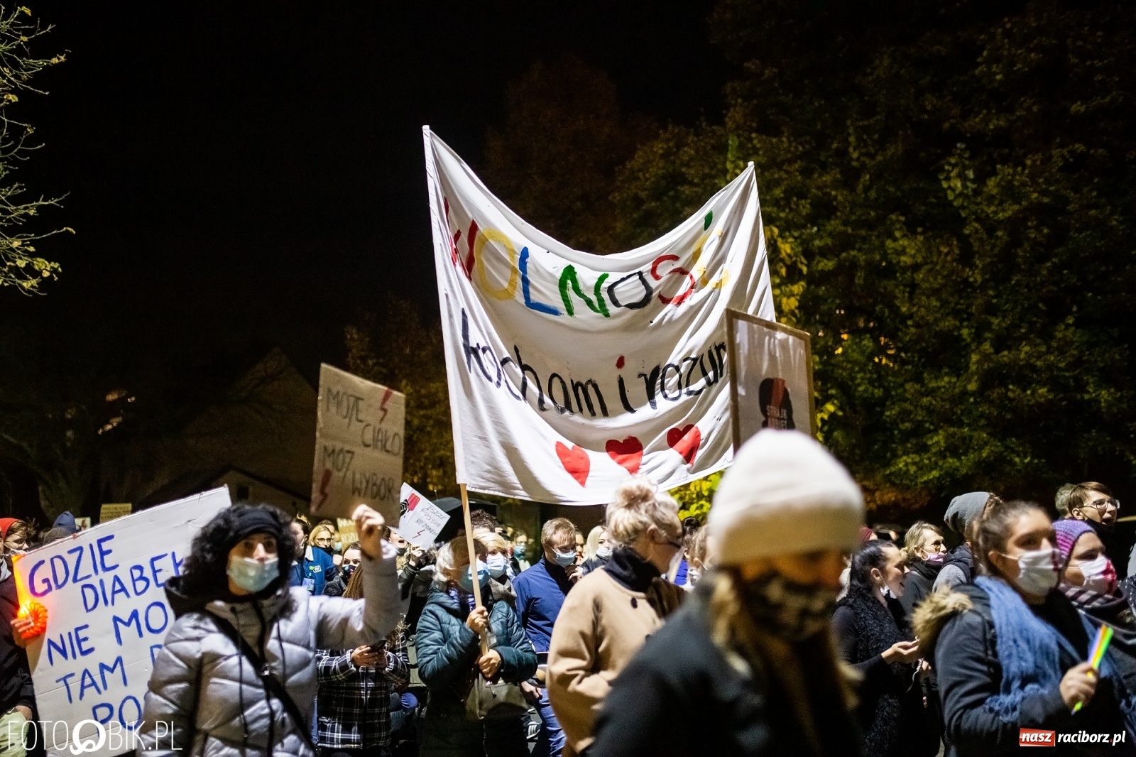 Zdjęcie w galerii na portalu naszraciborz.pl: Racibórz w onet.pl. Protest w małym mieście. Też chcemy pokazać, że się nie zgadzamy  wiadomości z regionu