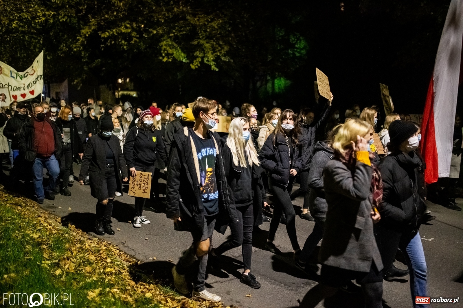 Zdjęcie w galerii na portalu naszraciborz.pl: Racibórz w onet.pl. Protest w małym mieście. Też chcemy pokazać, że się nie zgadzamy  wiadomości z regionu