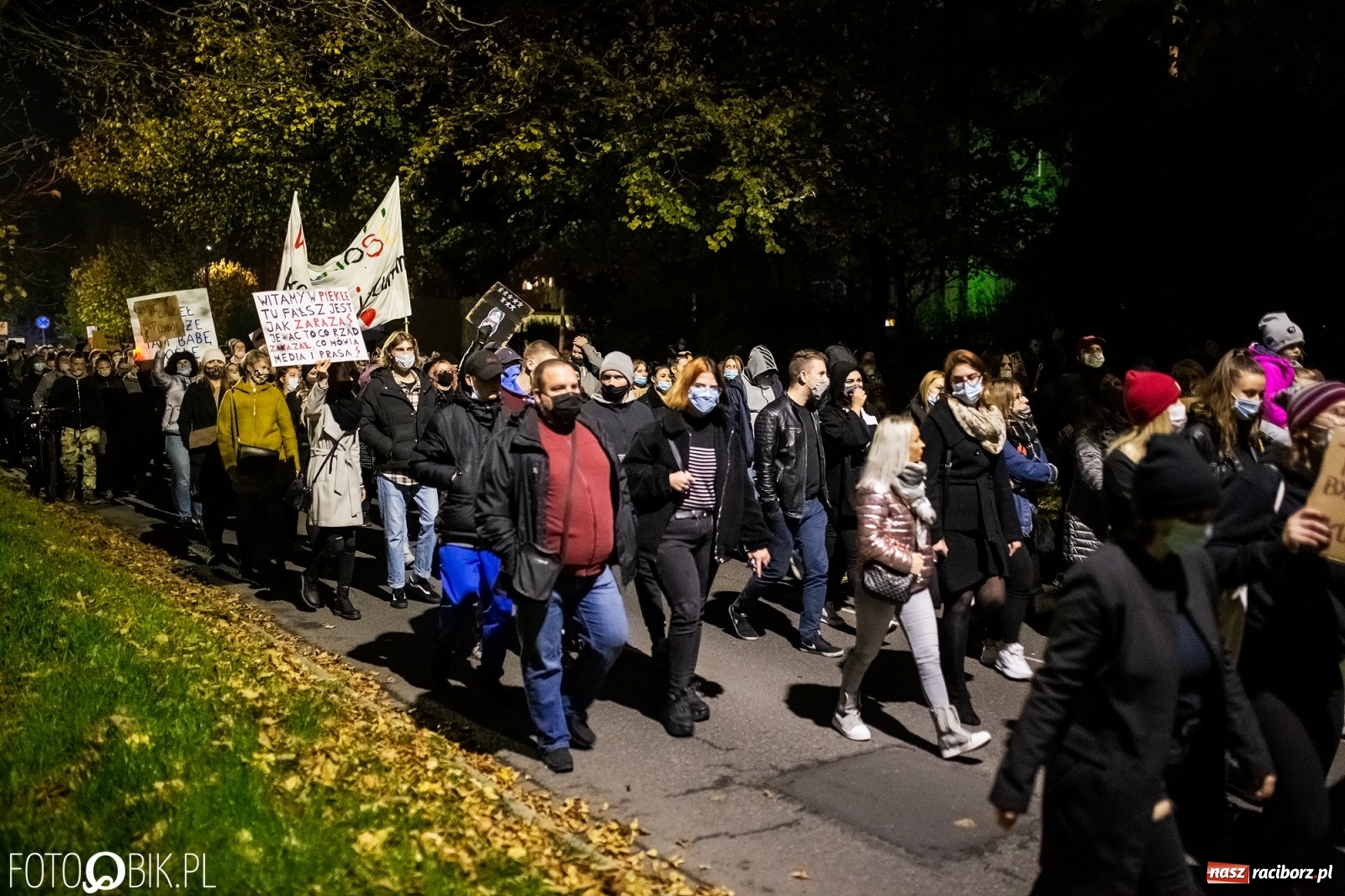 Zdjęcie w galerii na portalu naszraciborz.pl: Racibórz w onet.pl. Protest w małym mieście. Też chcemy pokazać, że się nie zgadzamy  wiadomości z regionu
