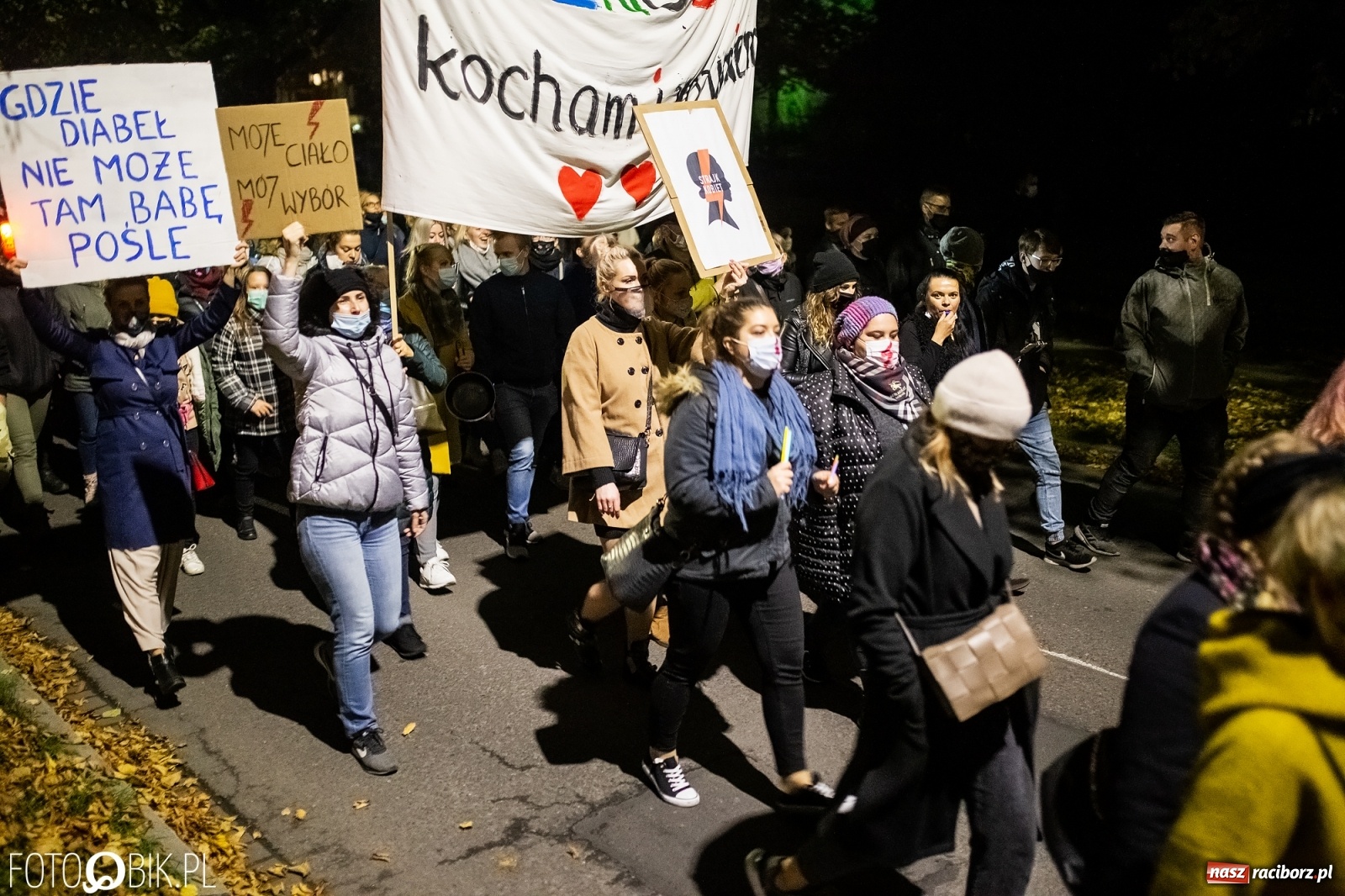 Zdjęcie w galerii na portalu naszraciborz.pl: Racibórz w onet.pl. Protest w małym mieście. Też chcemy pokazać, że się nie zgadzamy  wiadomości z regionu