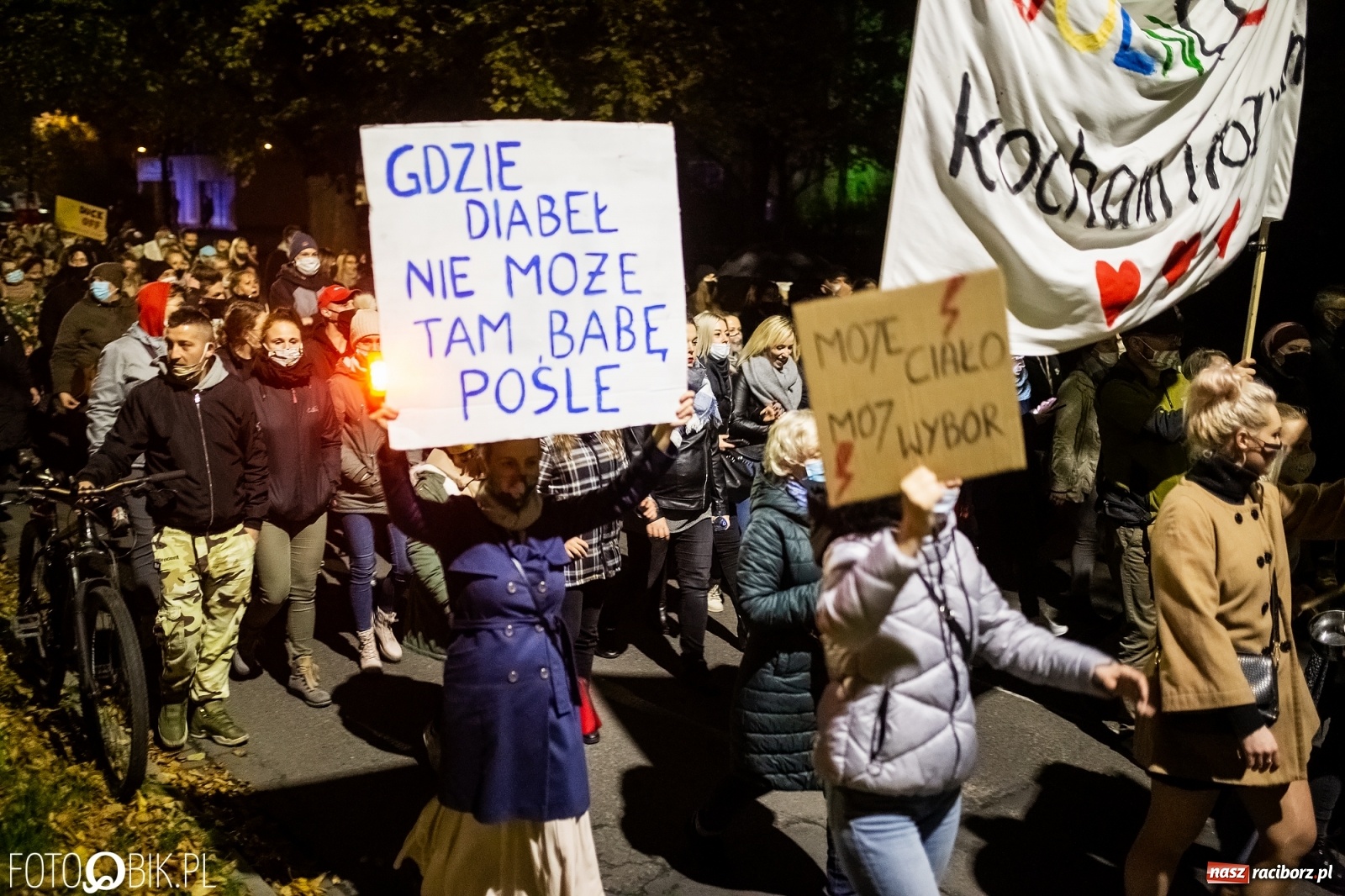 Zdjęcie w galerii na portalu naszraciborz.pl: Racibórz w onet.pl. Protest w małym mieście. Też chcemy pokazać, że się nie zgadzamy  wiadomości z regionu
