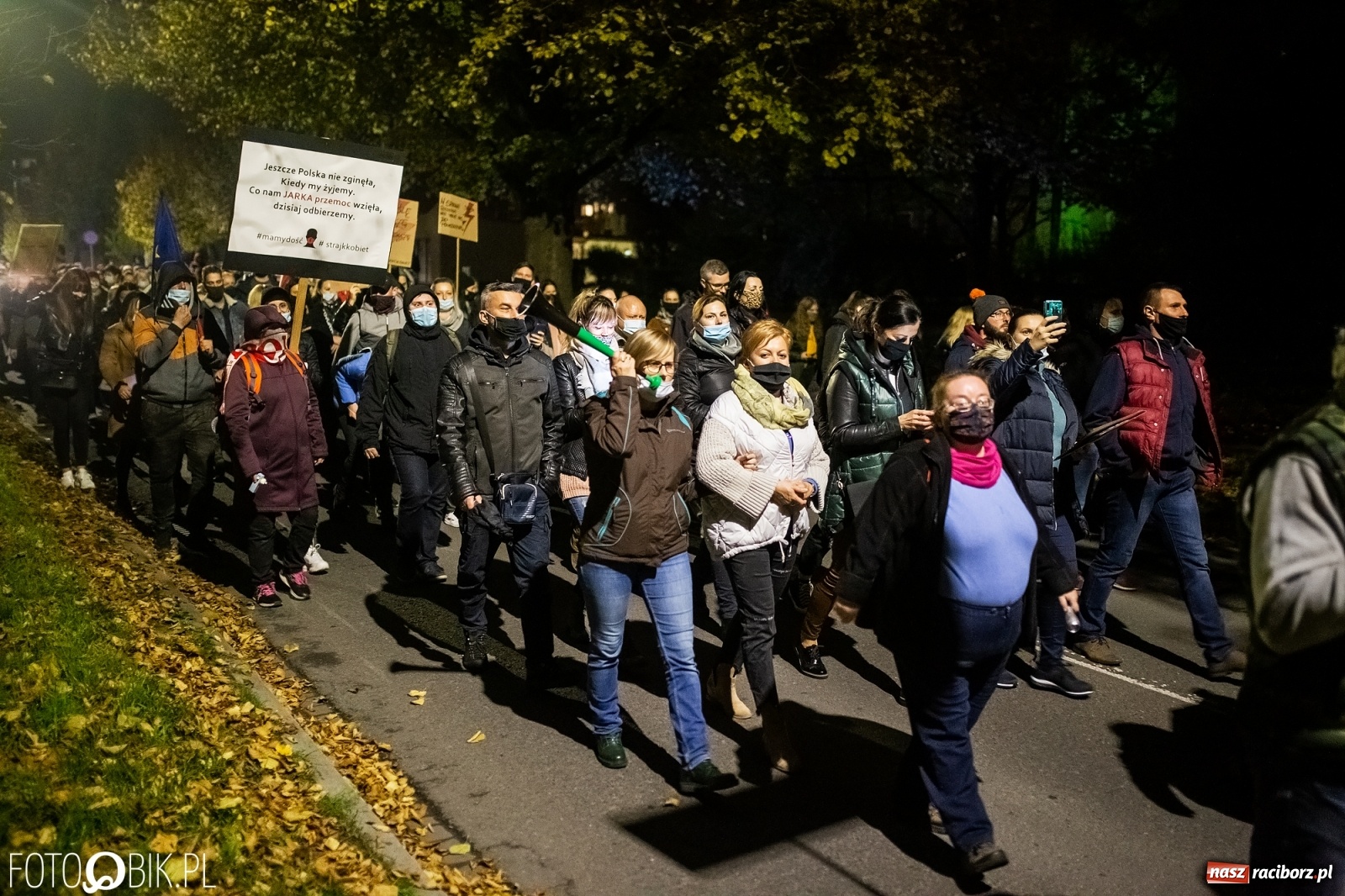 Zdjęcie w galerii na portalu naszraciborz.pl: Racibórz w onet.pl. Protest w małym mieście. Też chcemy pokazać, że się nie zgadzamy  wiadomości z regionu