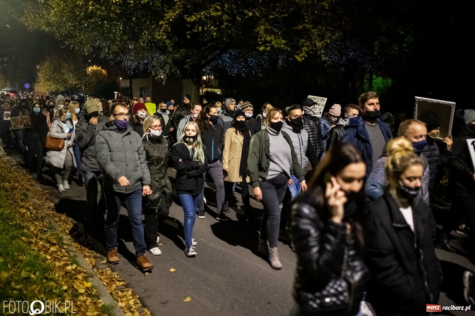 Zdjęcie w galerii na portalu naszraciborz.pl: Racibórz w onet.pl. Protest w małym mieście. Też chcemy pokazać, że się nie zgadzamy  wiadomości z regionu