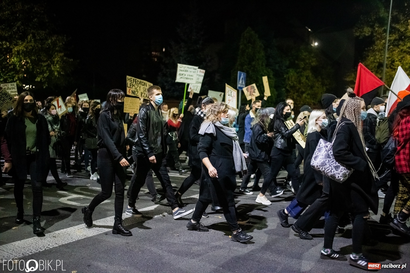 Zdjęcie w galerii na portalu naszraciborz.pl: Racibórz w onet.pl. Protest w małym mieście. Też chcemy pokazać, że się nie zgadzamy  wiadomości z regionu