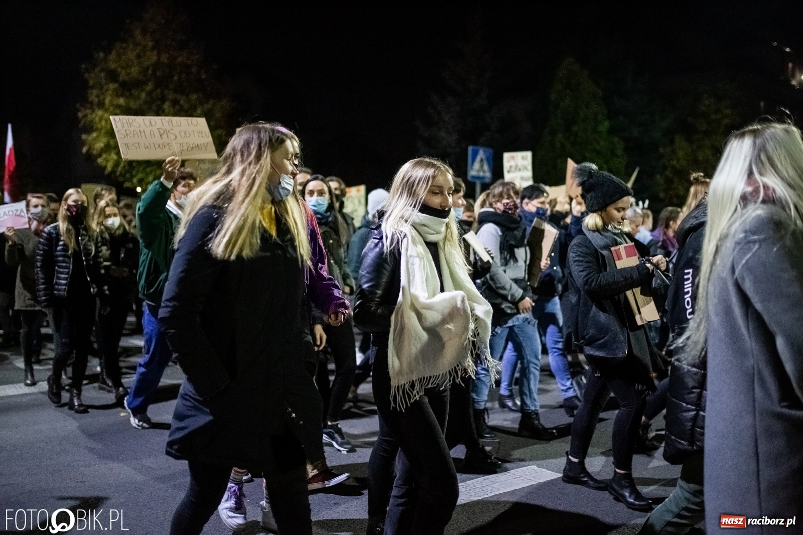 Zdjęcie w galerii na portalu naszraciborz.pl: Racibórz w onet.pl. Protest w małym mieście. Też chcemy pokazać, że się nie zgadzamy  wiadomości z regionu