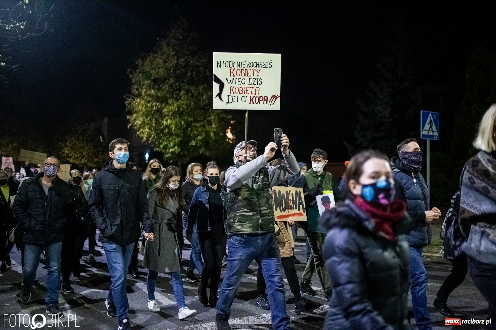 Zdjęcie w galerii na portalu naszraciborz.pl: Racibórz w onet.pl. Protest w małym mieście. Też chcemy pokazać, że się nie zgadzamy  wiadomości z regionu