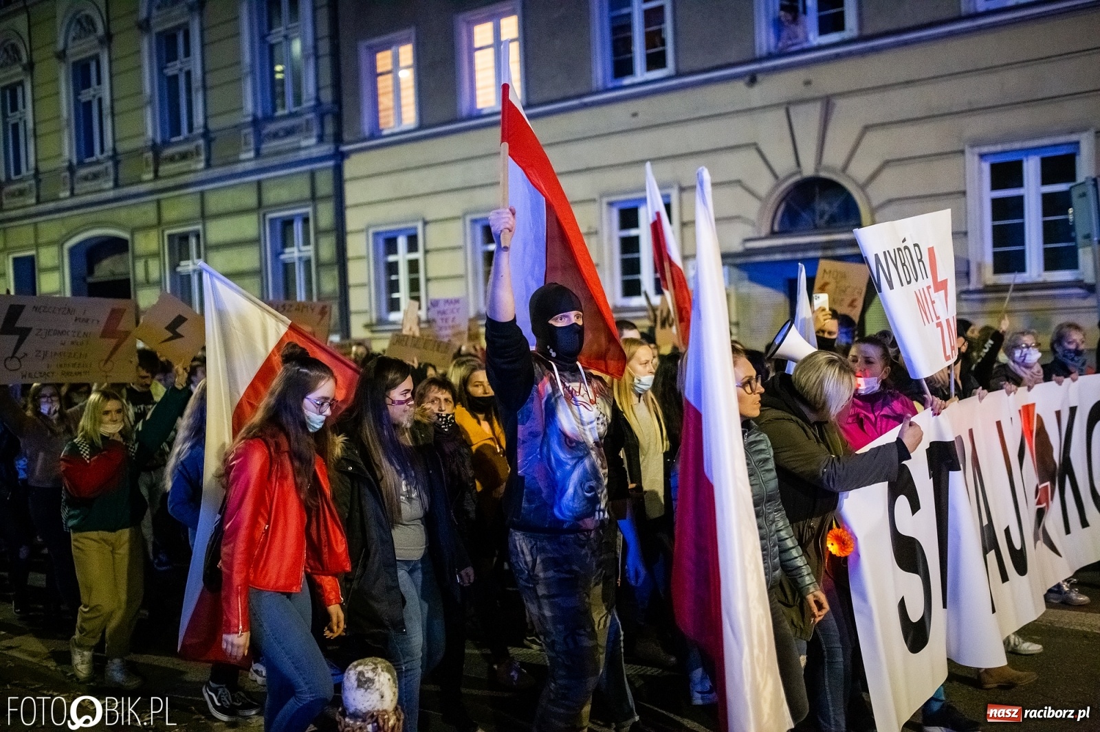 Zdjęcie w galerii na portalu naszraciborz.pl: Racibórz w onet.pl. Protest w małym mieście. Też chcemy pokazać, że się nie zgadzamy  wiadomości z regionu