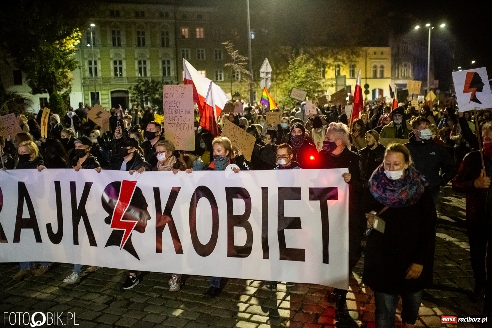 Zdjęcie w galerii na portalu naszraciborz.pl: Racibórz w onet.pl. Protest w małym mieście. Też chcemy pokazać, że się nie zgadzamy  wiadomości z regionu