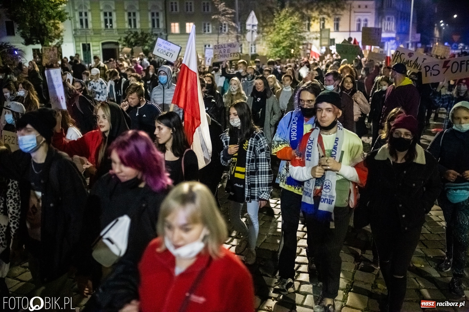 Zdjęcie w galerii na portalu naszraciborz.pl: Racibórz w onet.pl. Protest w małym mieście. Też chcemy pokazać, że się nie zgadzamy  wiadomości z regionu