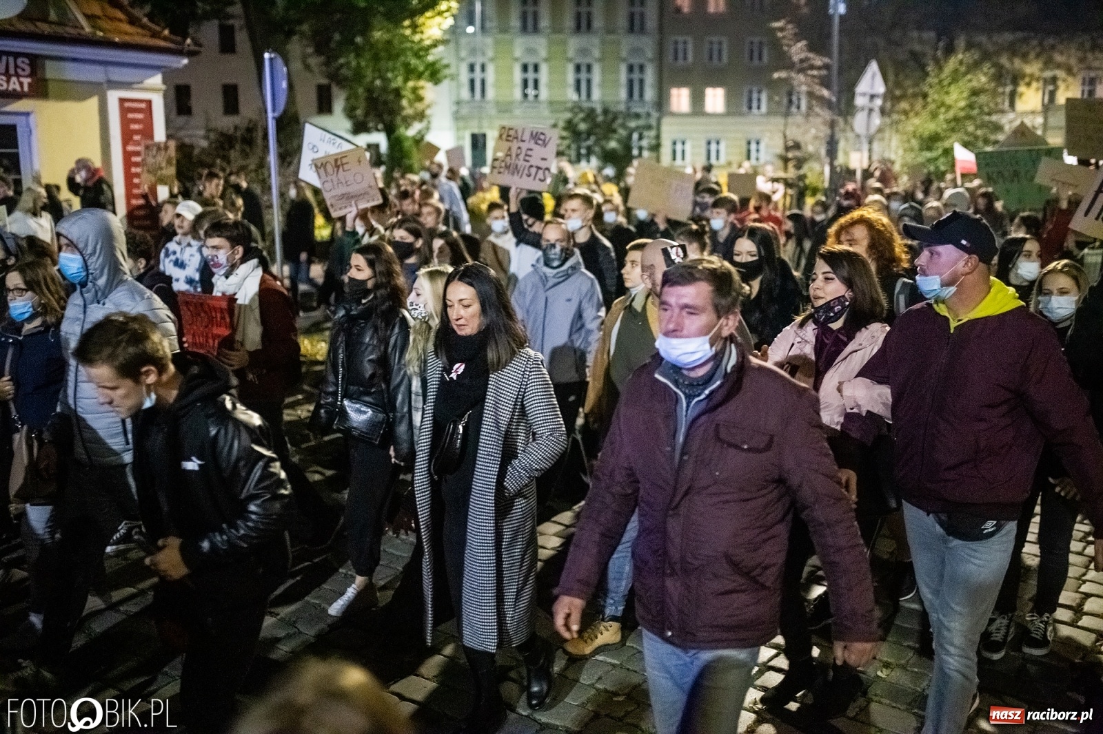 Zdjęcie w galerii na portalu naszraciborz.pl: Racibórz w onet.pl. Protest w małym mieście. Też chcemy pokazać, że się nie zgadzamy  wiadomości z regionu