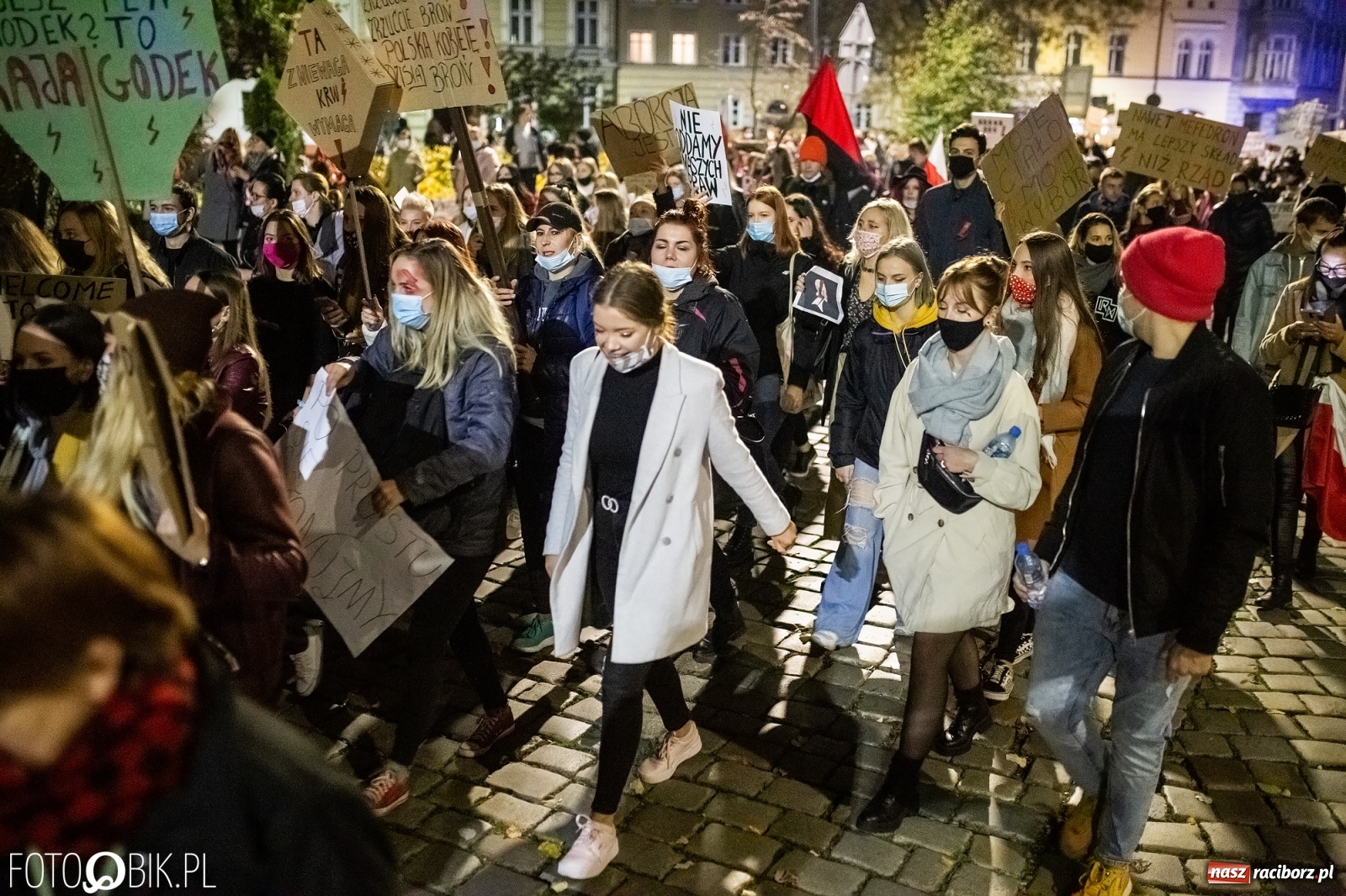 Zdjęcie w galerii na portalu naszraciborz.pl: Racibórz w onet.pl. Protest w małym mieście. Też chcemy pokazać, że się nie zgadzamy  wiadomości z regionu