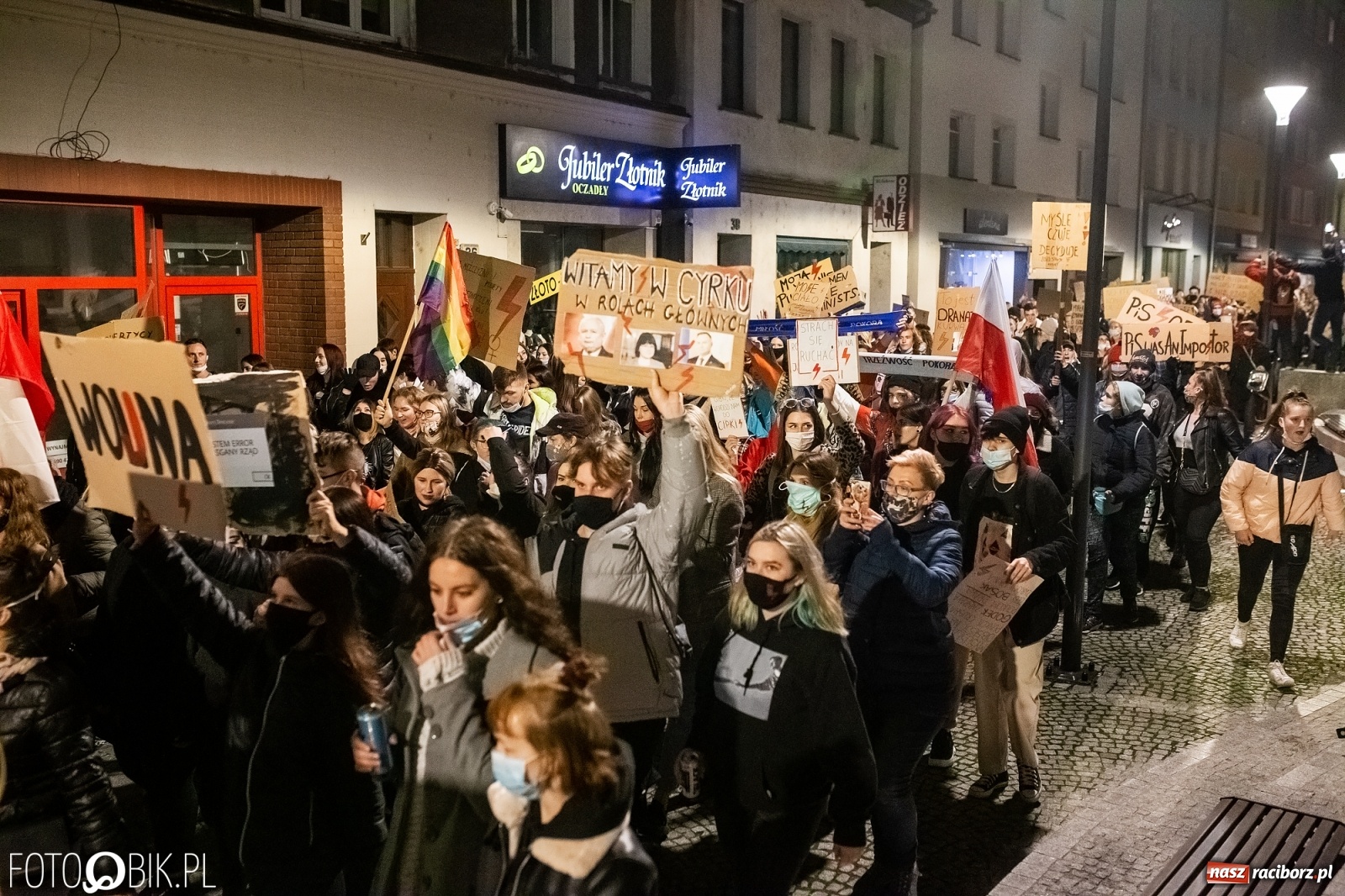 Zdjęcie w galerii na portalu naszraciborz.pl: Racibórz w onet.pl. Protest w małym mieście. Też chcemy pokazać, że się nie zgadzamy  wiadomości z regionu
