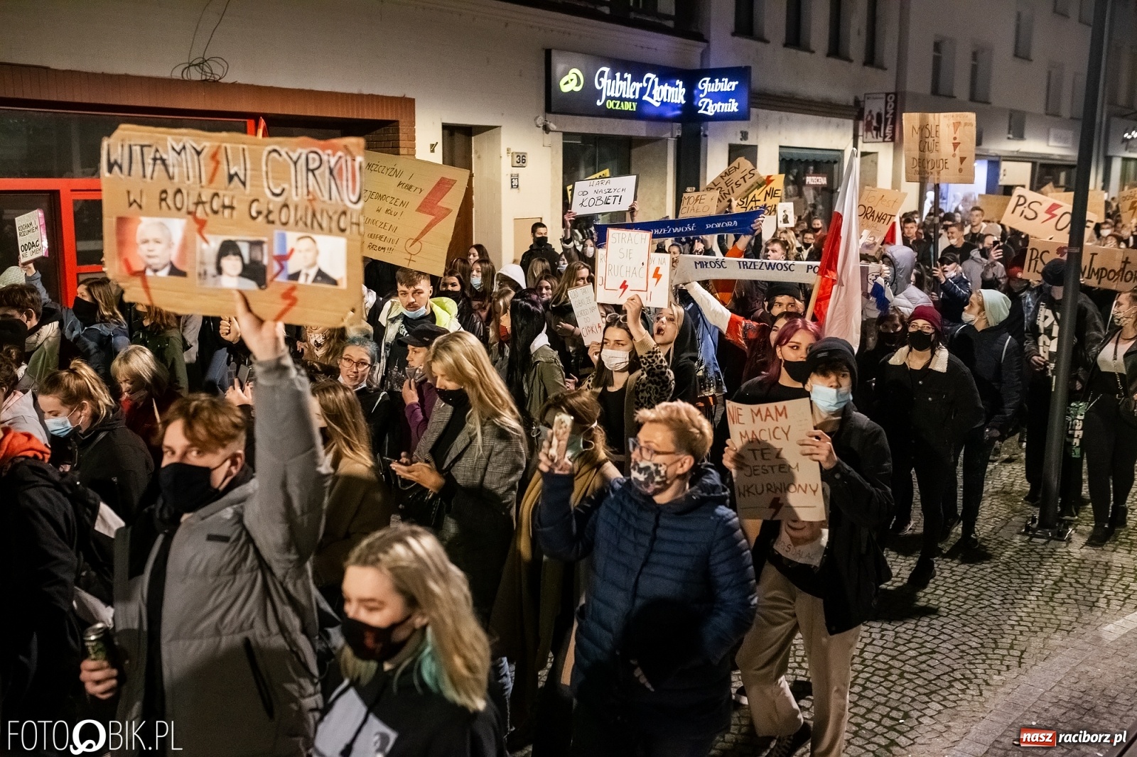 Zdjęcie w galerii na portalu naszraciborz.pl: Racibórz w onet.pl. Protest w małym mieście. Też chcemy pokazać, że się nie zgadzamy  wiadomości z regionu