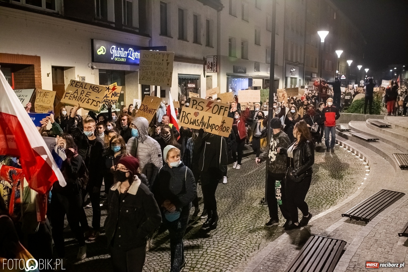 Zdjęcie w galerii na portalu naszraciborz.pl: Racibórz w onet.pl. Protest w małym mieście. Też chcemy pokazać, że się nie zgadzamy  wiadomości z regionu