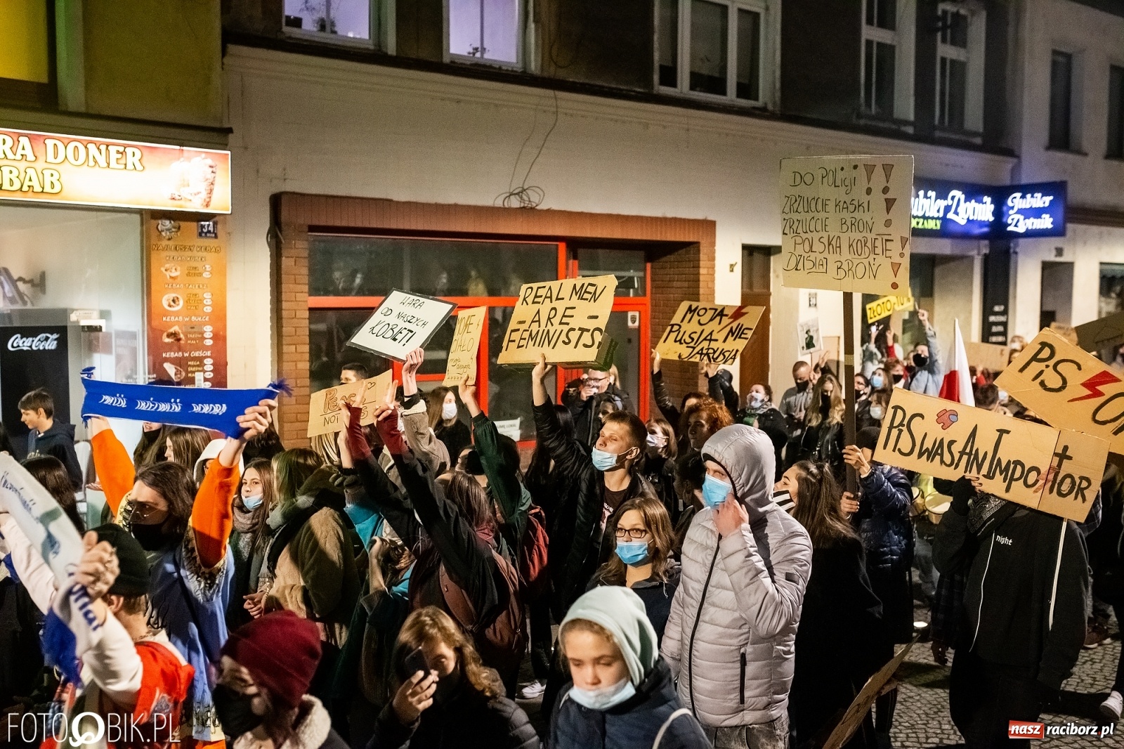Zdjęcie w galerii na portalu naszraciborz.pl: Racibórz w onet.pl. Protest w małym mieście. Też chcemy pokazać, że się nie zgadzamy  wiadomości z regionu