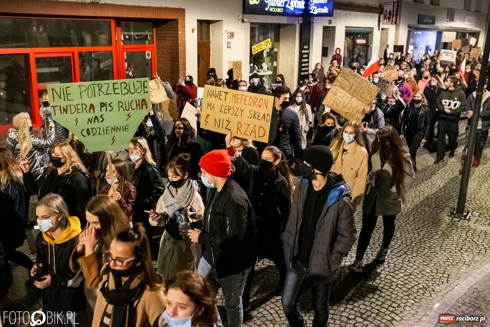 Zdjęcie w galerii na portalu naszraciborz.pl: Racibórz w onet.pl. Protest w małym mieście. Też chcemy pokazać, że się nie zgadzamy  wiadomości z regionu