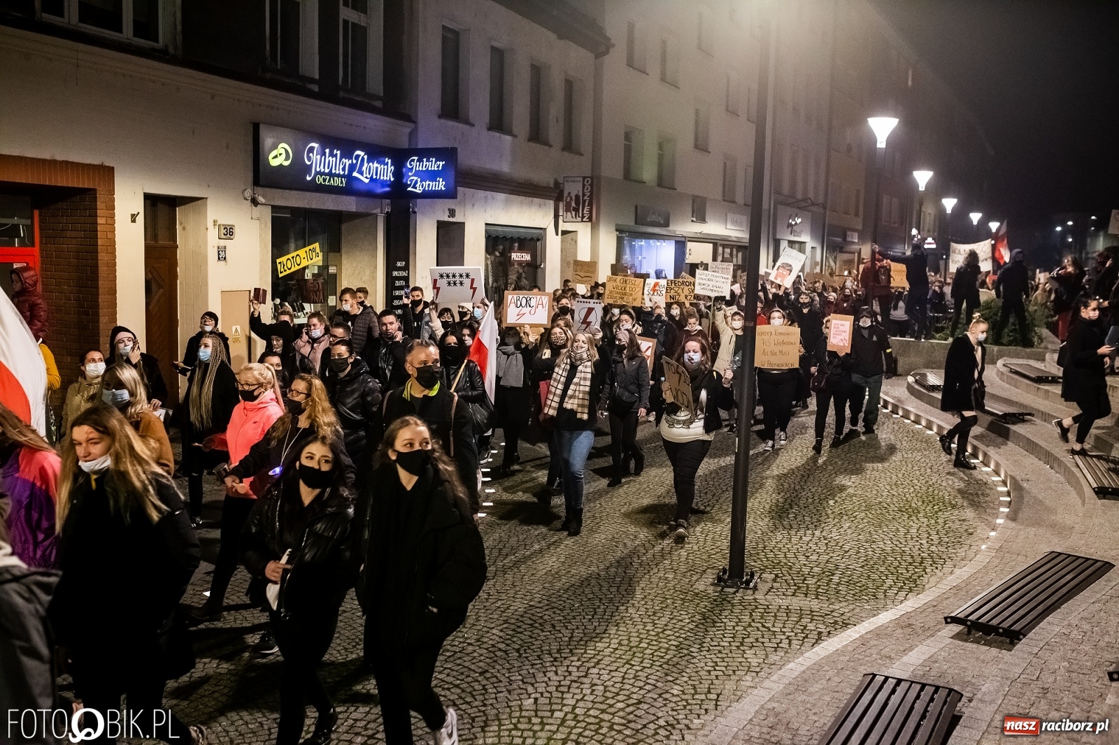 Zdjęcie w galerii na portalu naszraciborz.pl: Racibórz w onet.pl. Protest w małym mieście. Też chcemy pokazać, że się nie zgadzamy  wiadomości z regionu
