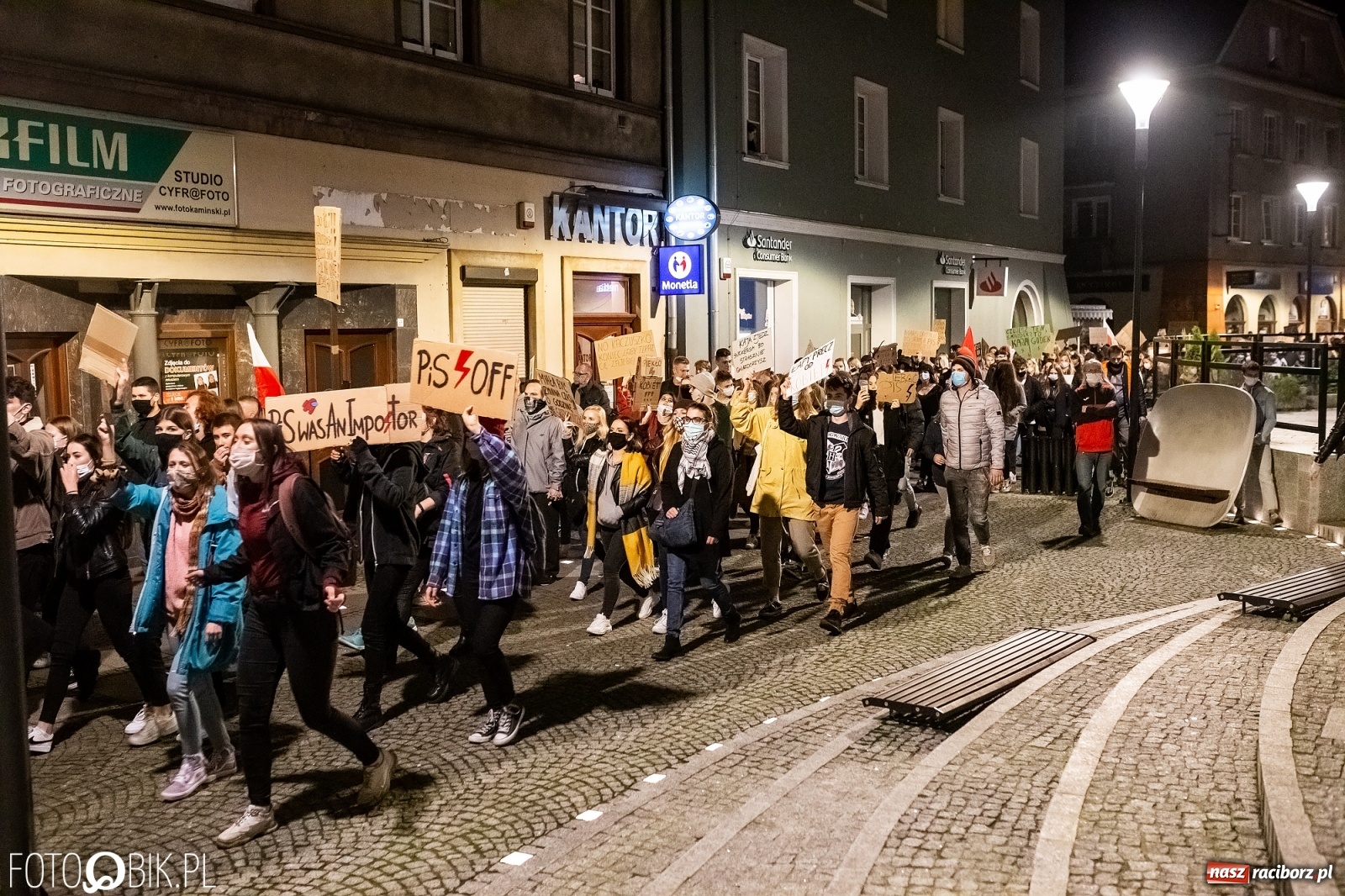 Zdjęcie w galerii na portalu naszraciborz.pl: Racibórz w onet.pl. Protest w małym mieście. Też chcemy pokazać, że się nie zgadzamy  wiadomości z regionu