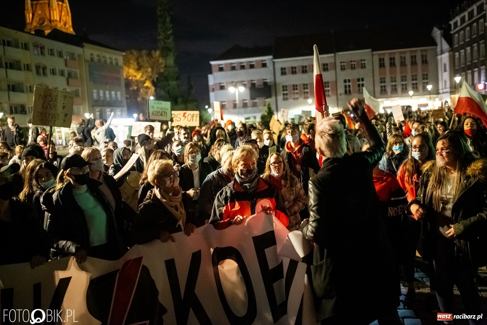 Zdjęcie w galerii na portalu naszraciborz.pl: Racibórz w onet.pl. Protest w małym mieście. Też chcemy pokazać, że się nie zgadzamy  wiadomości z regionu