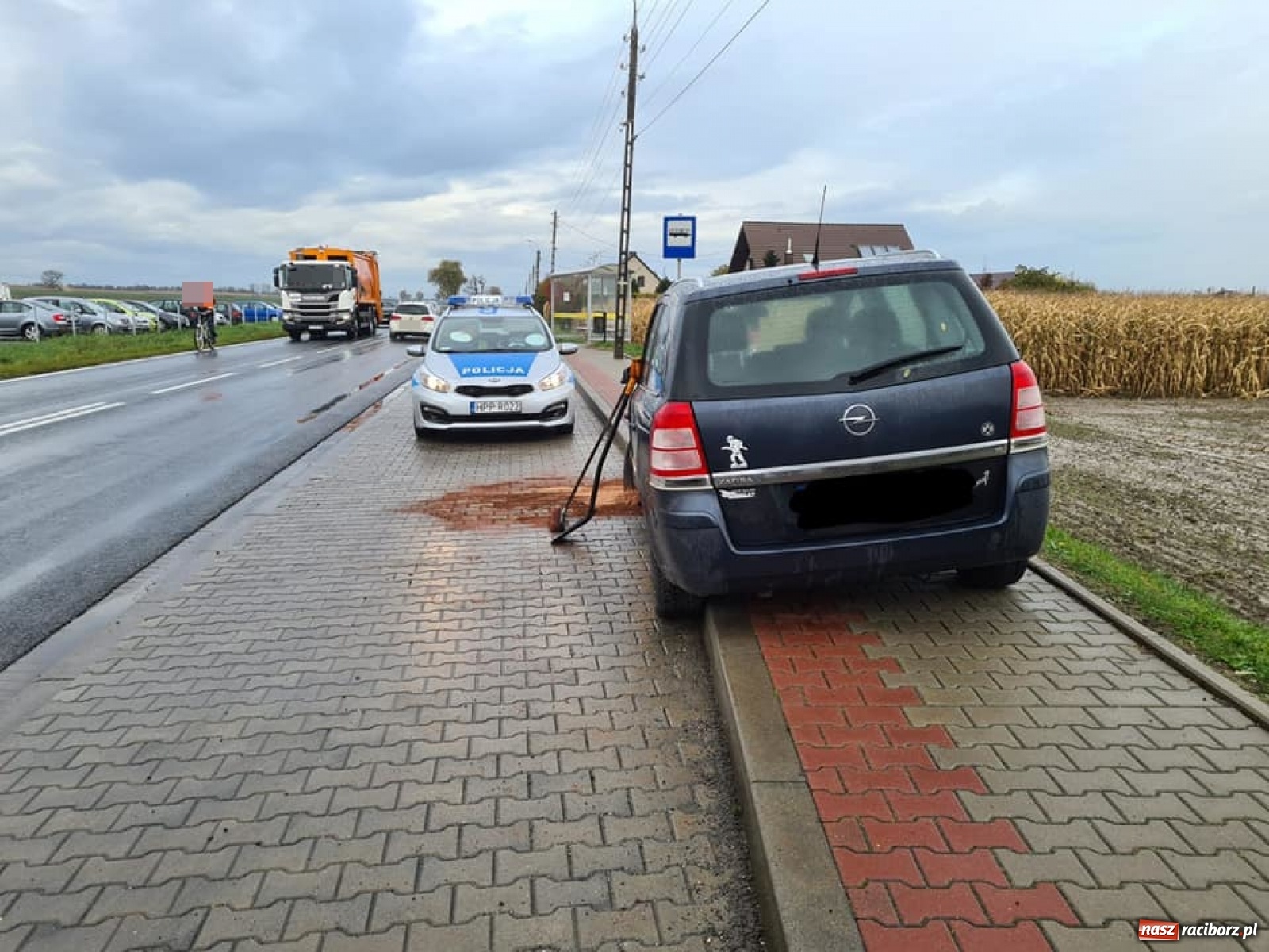 Zdjęcie w galerii na portalu naszraciborz.pl: Raport 998. Kolizja opla i fiata w Krzyżanowicach wiadomości z regionu