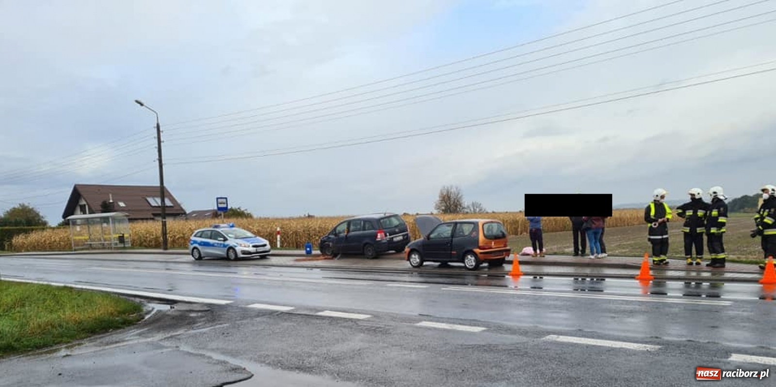 Zdjęcie w galerii na portalu naszraciborz.pl: Raport 998. Kolizja opla i fiata w Krzyżanowicach wiadomości z regionu