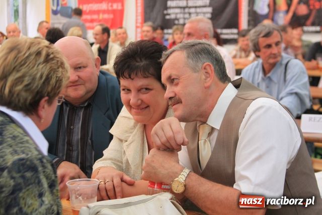 Zdjęcie w galerii na portalu naszraciborz.pl: Śląska muzyka, wice i piwo wiadomości z regionu