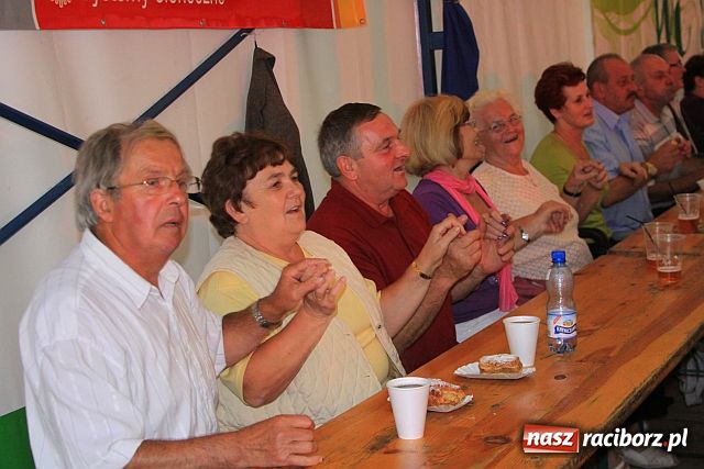 Zdjęcie w galerii na portalu naszraciborz.pl: Śląska muzyka, wice i piwo wiadomości z regionu