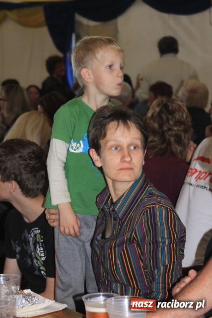 Zdjęcie w galerii na portalu naszraciborz.pl: Śląska muzyka, wice i piwo wiadomości z regionu