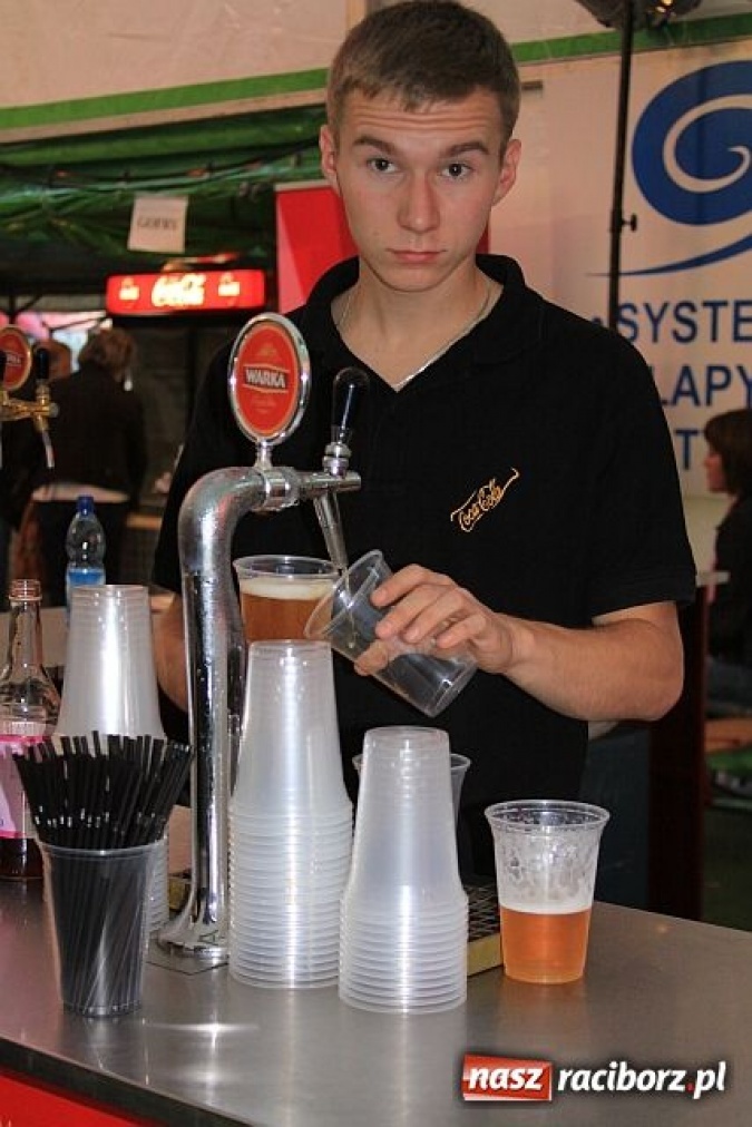 Zdjęcie w galerii na portalu naszraciborz.pl: Śląska muzyka, wice i piwo wiadomości z regionu