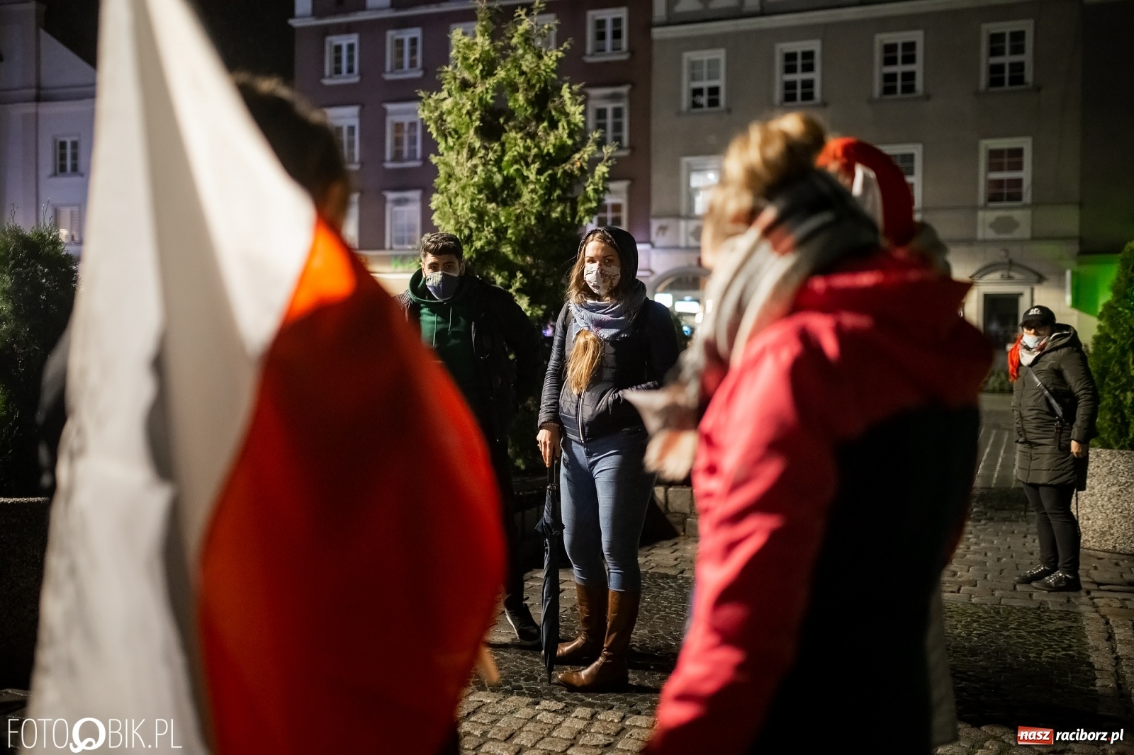 Zdjęcie w galerii na portalu naszraciborz.pl: Czwarty protest w Raciborzu, tym razem kreatywny i samochodowy [WIDEO] wiadomości z regionu