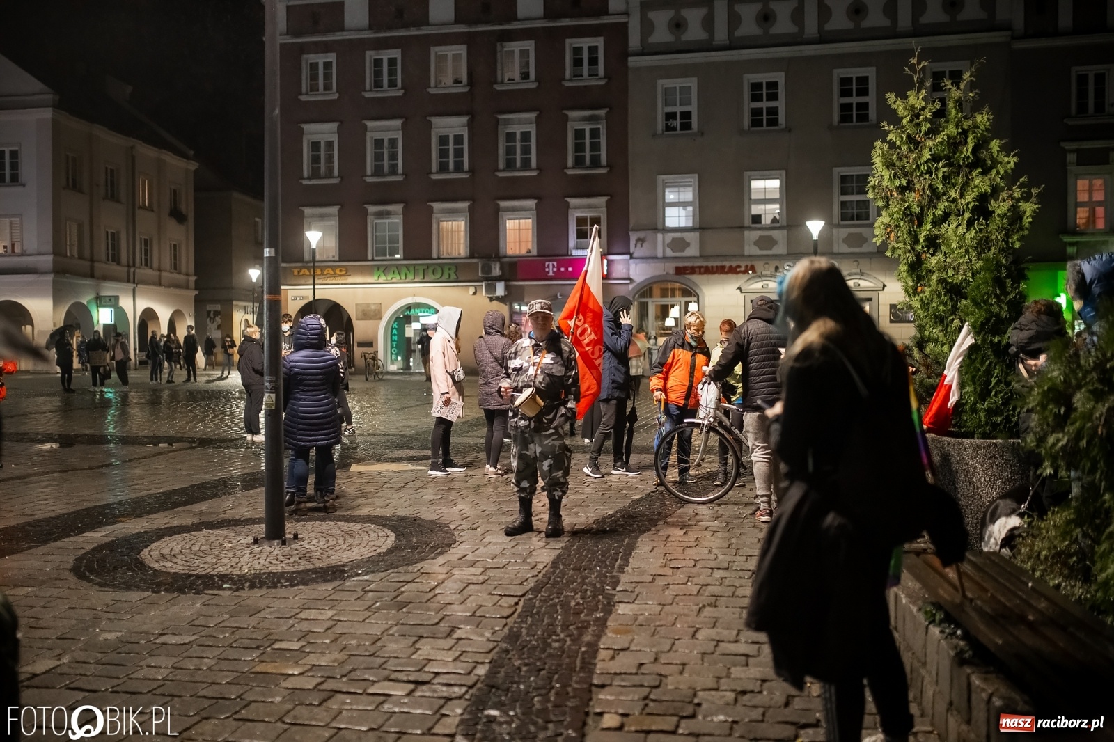 Zdjęcie w galerii na portalu naszraciborz.pl: Czwarty protest w Raciborzu, tym razem kreatywny i samochodowy [WIDEO] wiadomości z regionu