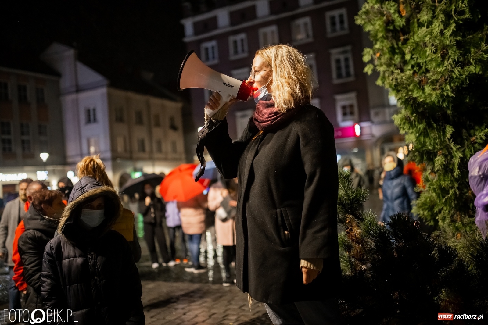 Zdjęcie w galerii na portalu naszraciborz.pl: Czwarty protest w Raciborzu, tym razem kreatywny i samochodowy [WIDEO] wiadomości z regionu