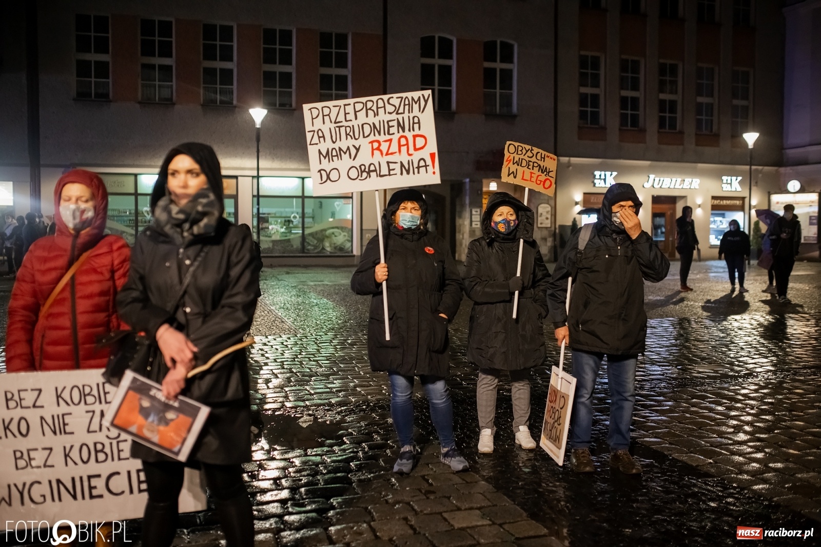 Zdjęcie w galerii na portalu naszraciborz.pl: Czwarty protest w Raciborzu, tym razem kreatywny i samochodowy [WIDEO] wiadomości z regionu