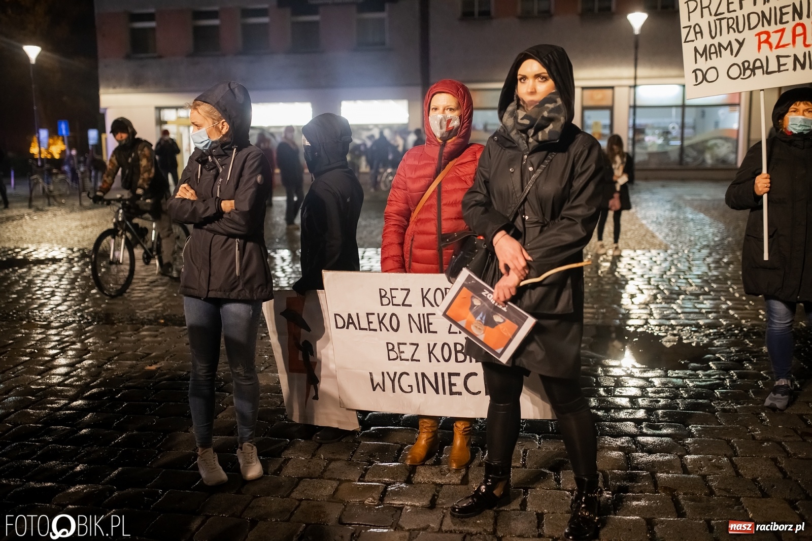 Zdjęcie w galerii na portalu naszraciborz.pl: Czwarty protest w Raciborzu, tym razem kreatywny i samochodowy [WIDEO] wiadomości z regionu