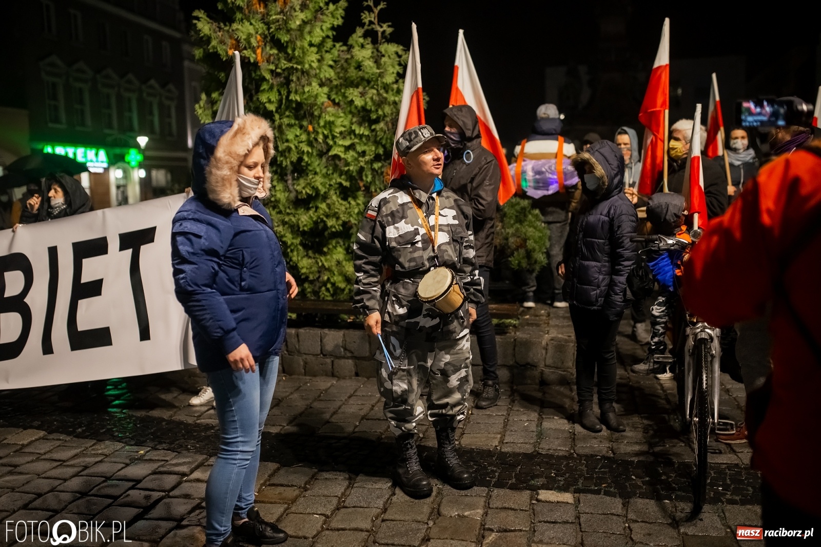 Zdjęcie w galerii na portalu naszraciborz.pl: Czwarty protest w Raciborzu, tym razem kreatywny i samochodowy [WIDEO] wiadomości z regionu