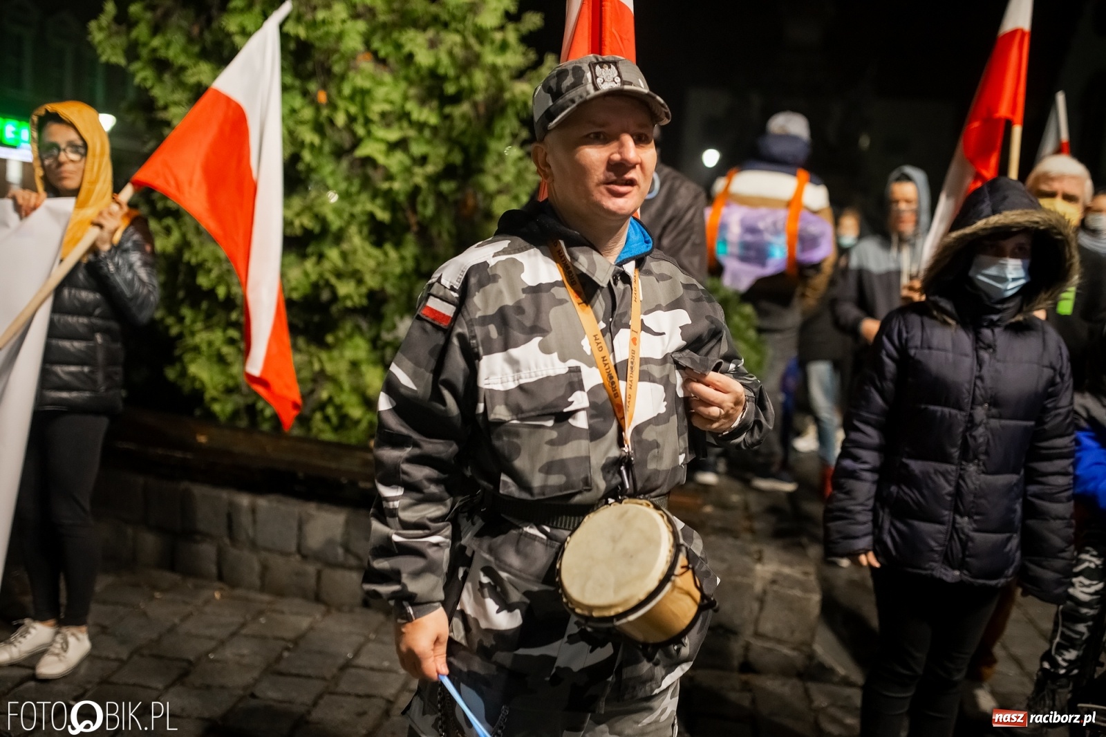 Zdjęcie w galerii na portalu naszraciborz.pl: Czwarty protest w Raciborzu, tym razem kreatywny i samochodowy [WIDEO] wiadomości z regionu
