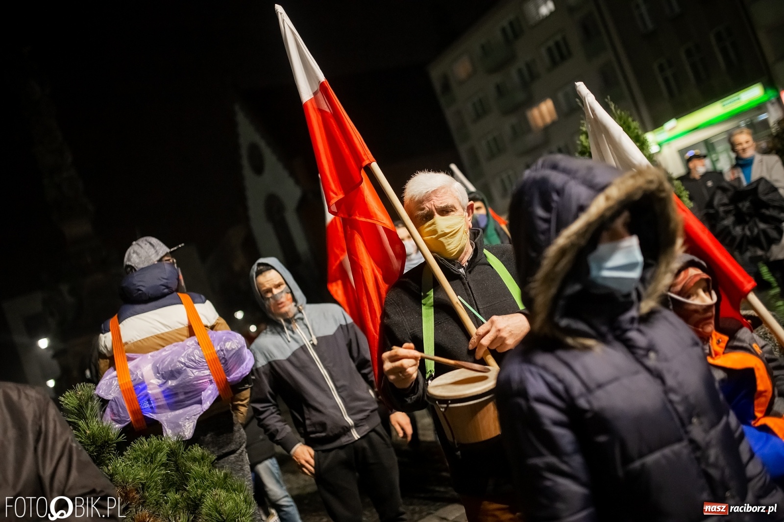 Zdjęcie w galerii na portalu naszraciborz.pl: Czwarty protest w Raciborzu, tym razem kreatywny i samochodowy [WIDEO] wiadomości z regionu