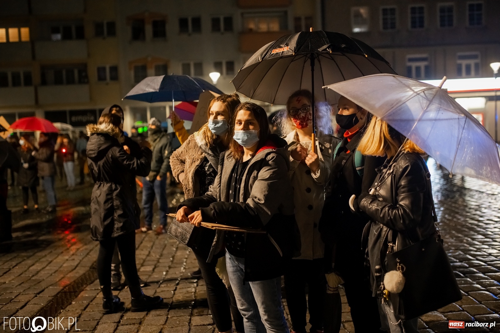 Zdjęcie w galerii na portalu naszraciborz.pl: Czwarty protest w Raciborzu, tym razem kreatywny i samochodowy [WIDEO] wiadomości z regionu