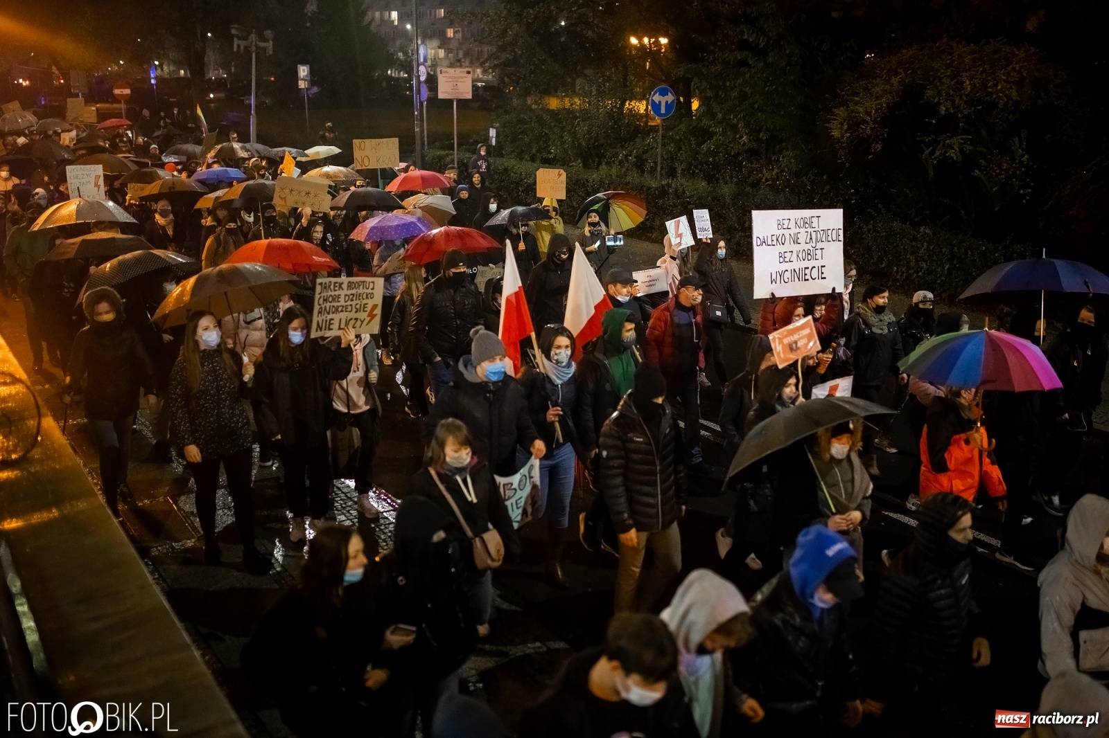 Zdjęcie w galerii na portalu naszraciborz.pl: Czwarty protest w Raciborzu, tym razem kreatywny i samochodowy [WIDEO] wiadomości z regionu