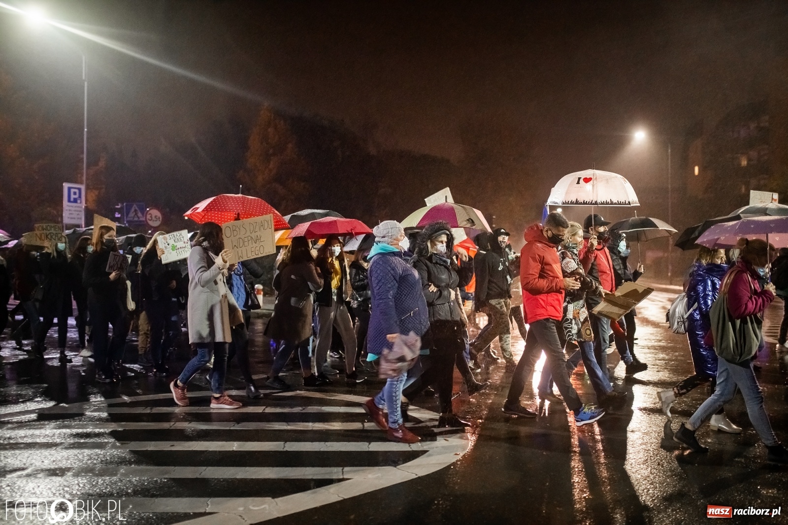 Zdjęcie w galerii na portalu naszraciborz.pl: Czwarty protest w Raciborzu, tym razem kreatywny i samochodowy [WIDEO] wiadomości z regionu