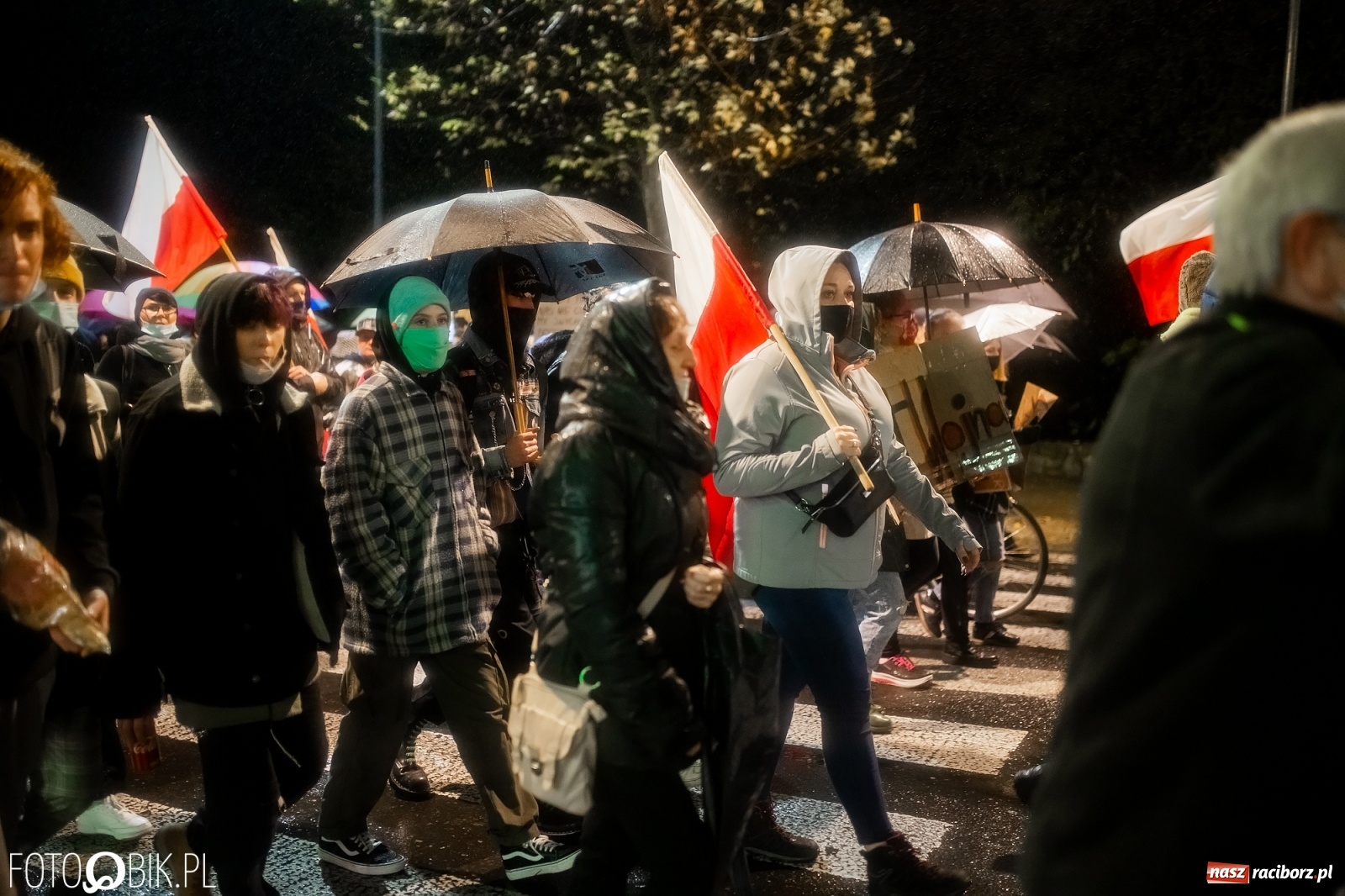 Zdjęcie w galerii na portalu naszraciborz.pl: Czwarty protest w Raciborzu, tym razem kreatywny i samochodowy [WIDEO] wiadomości z regionu