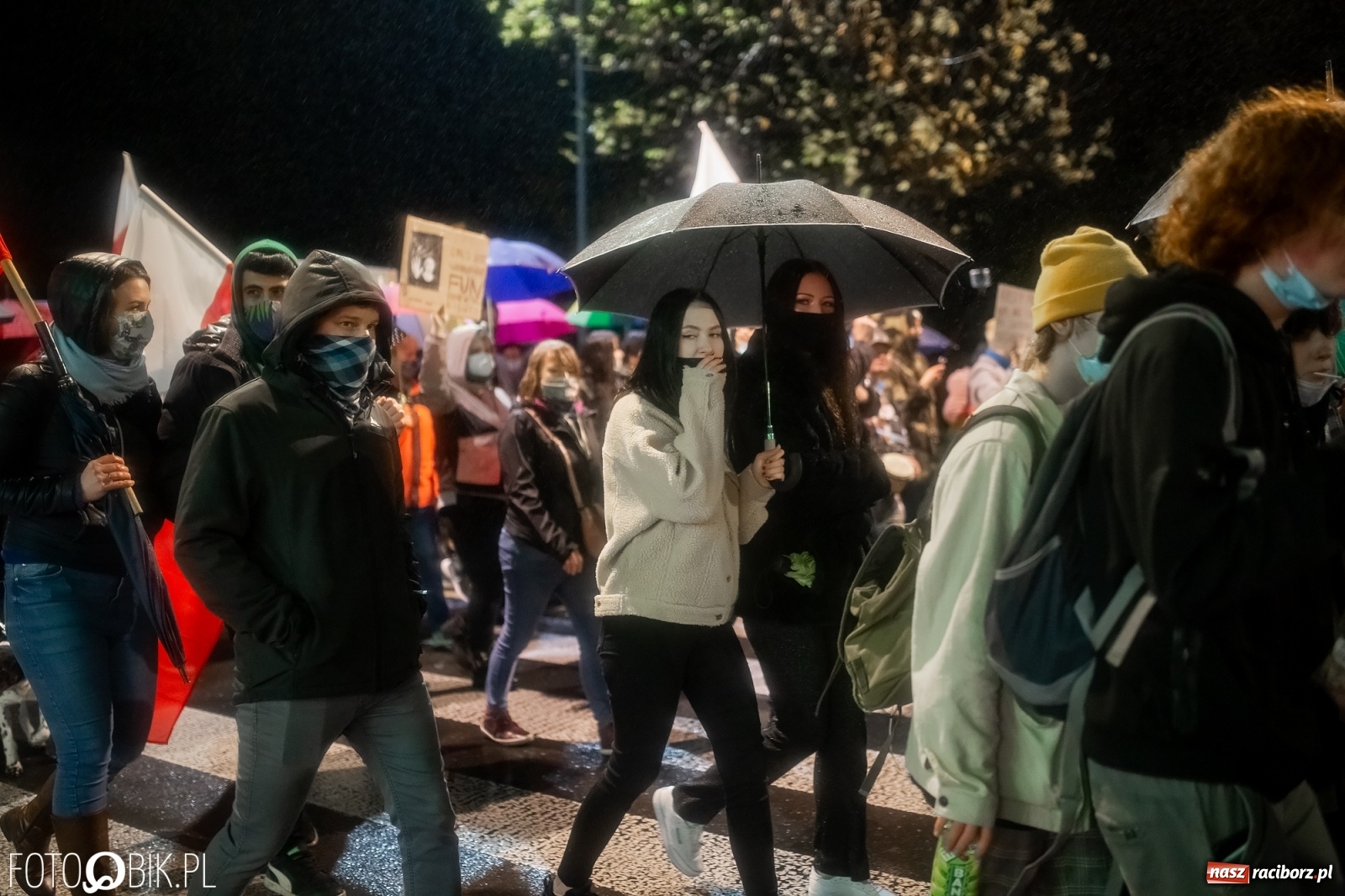 Zdjęcie w galerii na portalu naszraciborz.pl: Czwarty protest w Raciborzu, tym razem kreatywny i samochodowy [WIDEO] wiadomości z regionu