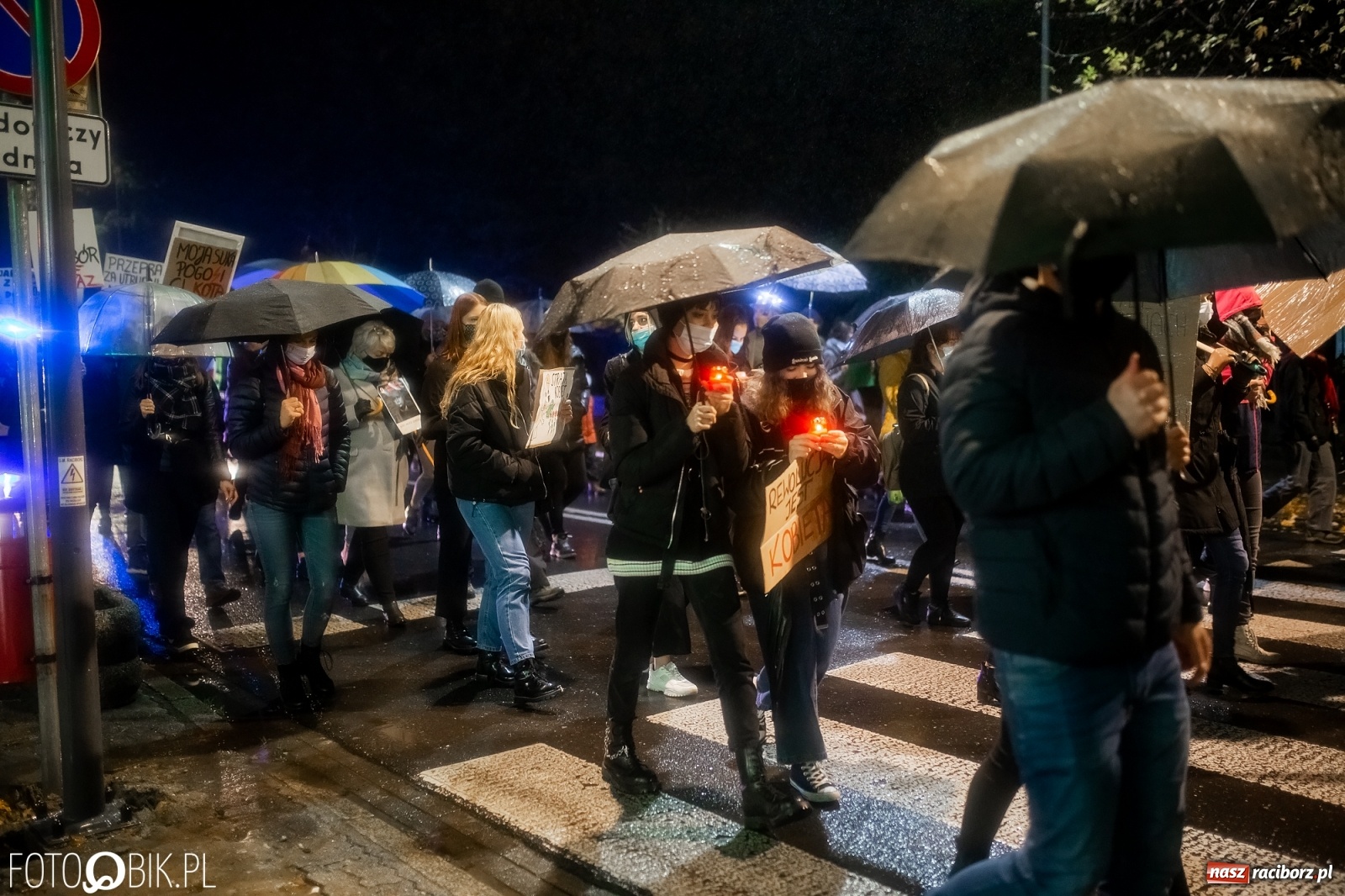 Zdjęcie w galerii na portalu naszraciborz.pl: Czwarty protest w Raciborzu, tym razem kreatywny i samochodowy [WIDEO] wiadomości z regionu