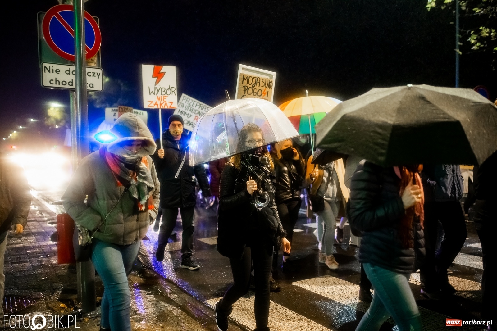 Zdjęcie w galerii na portalu naszraciborz.pl: Czwarty protest w Raciborzu, tym razem kreatywny i samochodowy [WIDEO] wiadomości z regionu