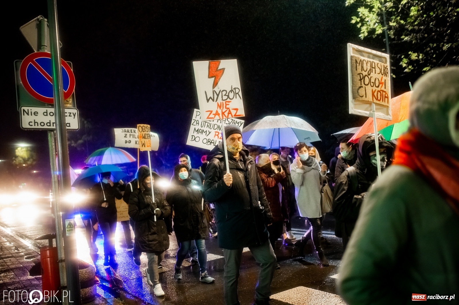 Zdjęcie w galerii na portalu naszraciborz.pl: Czwarty protest w Raciborzu, tym razem kreatywny i samochodowy [WIDEO] wiadomości z regionu