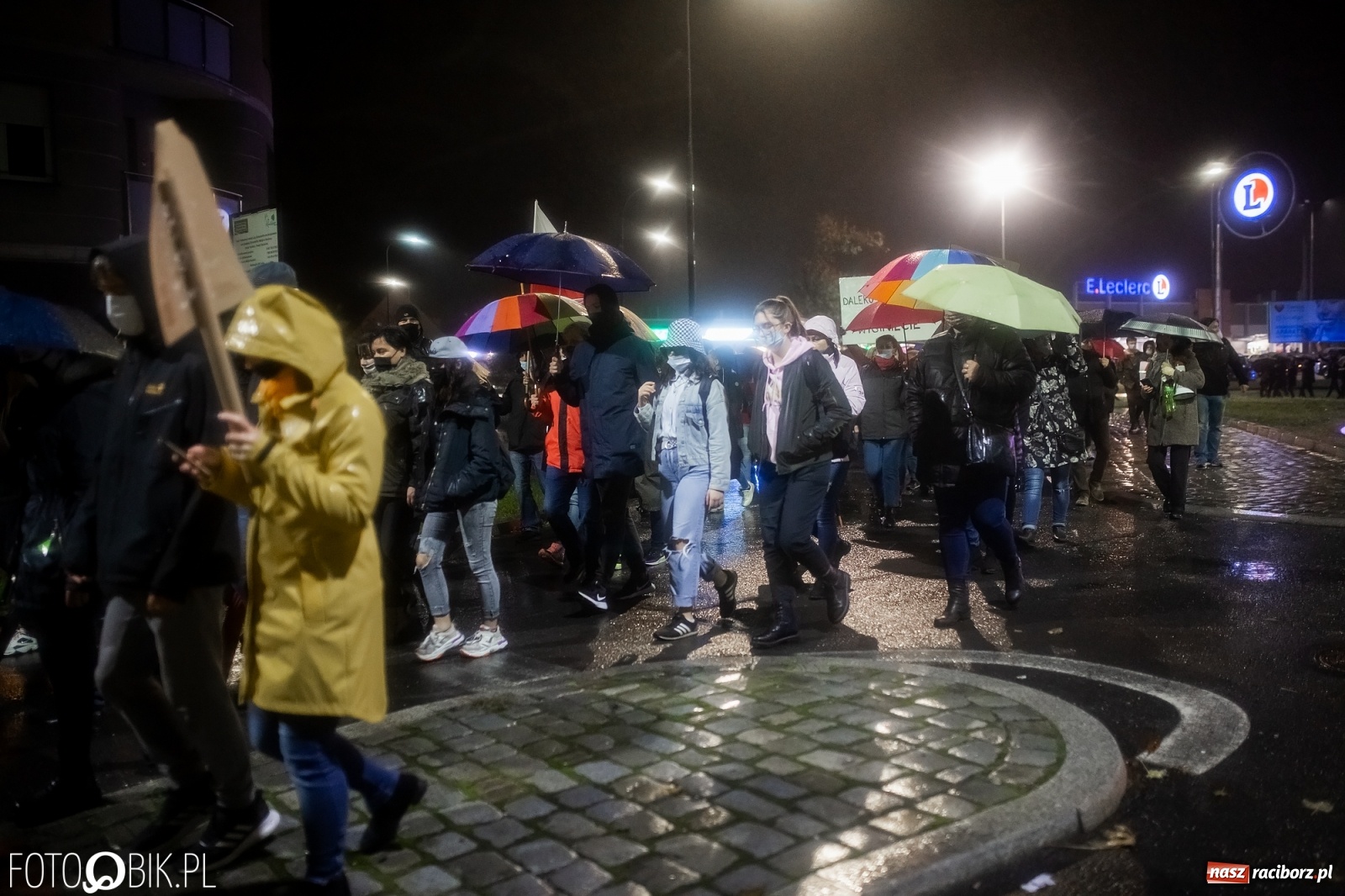 Zdjęcie w galerii na portalu naszraciborz.pl: Czwarty protest w Raciborzu, tym razem kreatywny i samochodowy [WIDEO] wiadomości z regionu