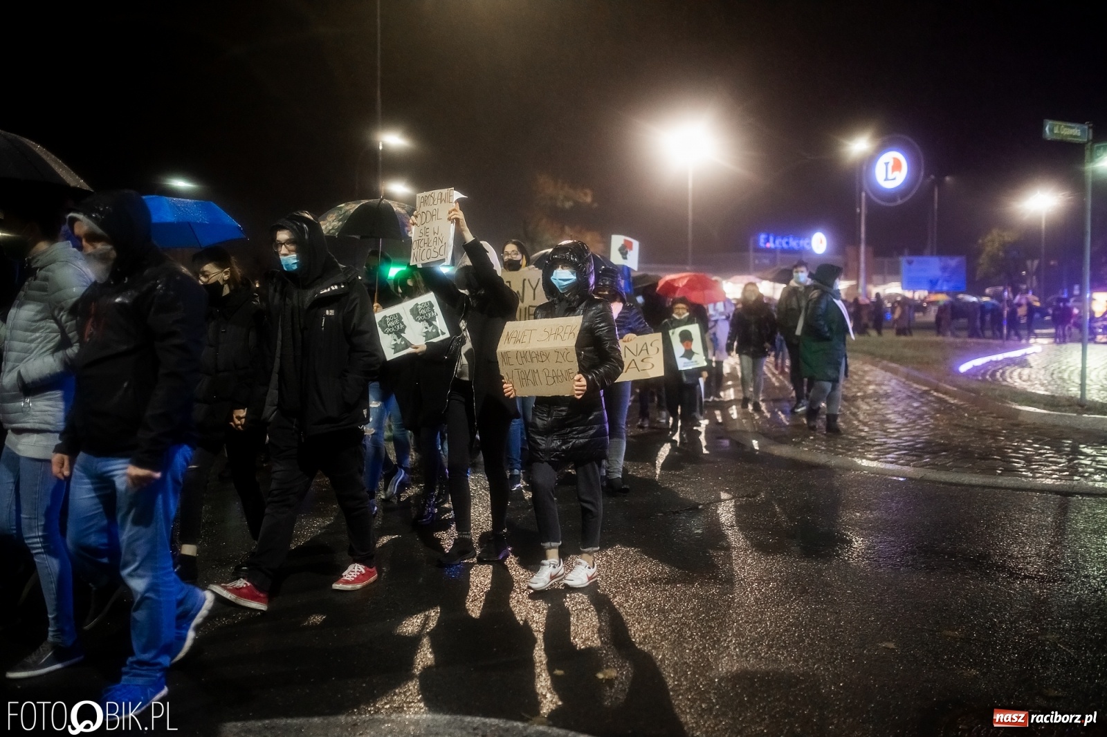 Zdjęcie w galerii na portalu naszraciborz.pl: Czwarty protest w Raciborzu, tym razem kreatywny i samochodowy [WIDEO] wiadomości z regionu