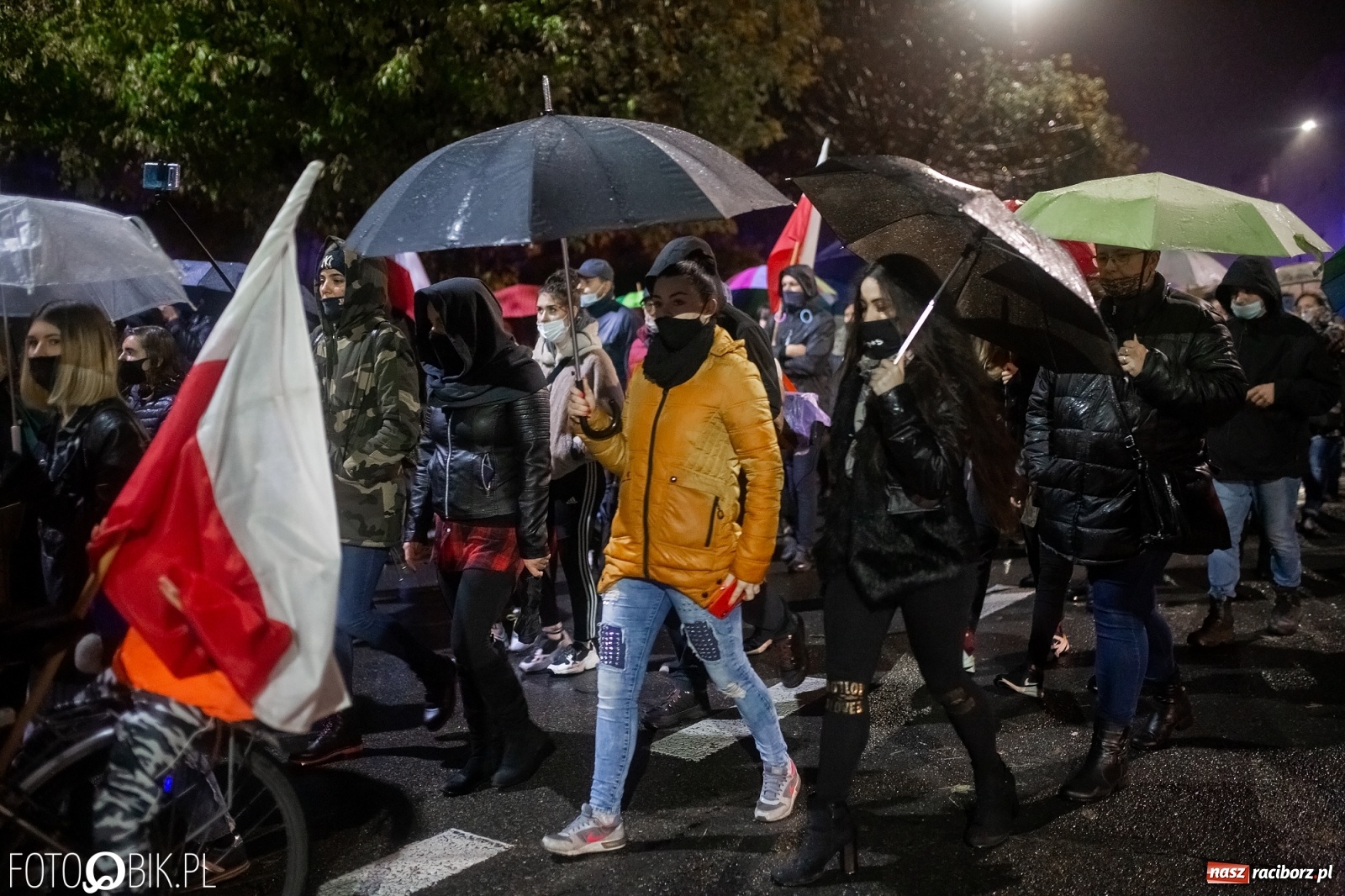 Zdjęcie w galerii na portalu naszraciborz.pl: Czwarty protest w Raciborzu, tym razem kreatywny i samochodowy [WIDEO] wiadomości z regionu