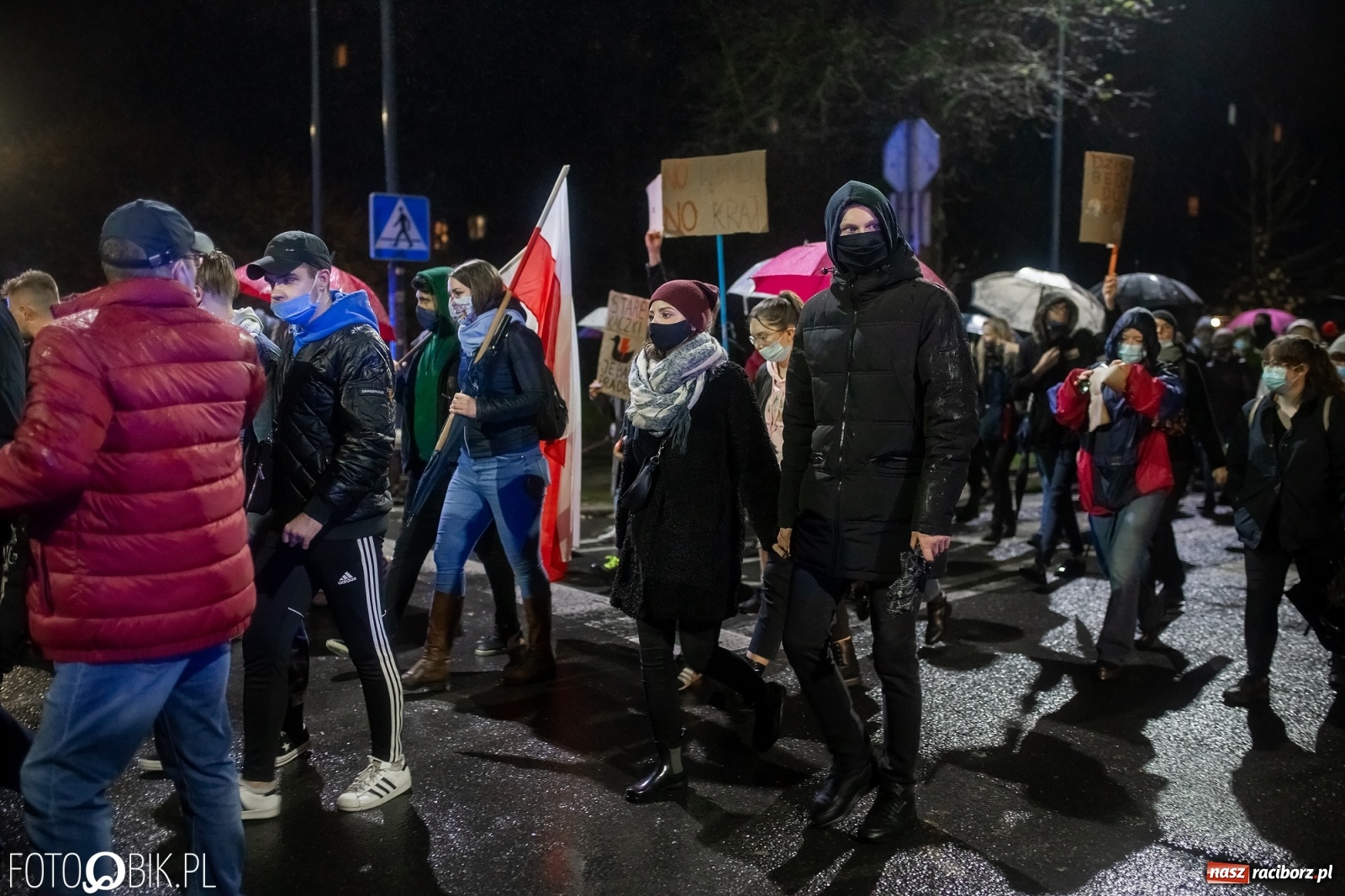 Zdjęcie w galerii na portalu naszraciborz.pl: Czwarty protest w Raciborzu, tym razem kreatywny i samochodowy [WIDEO] wiadomości z regionu